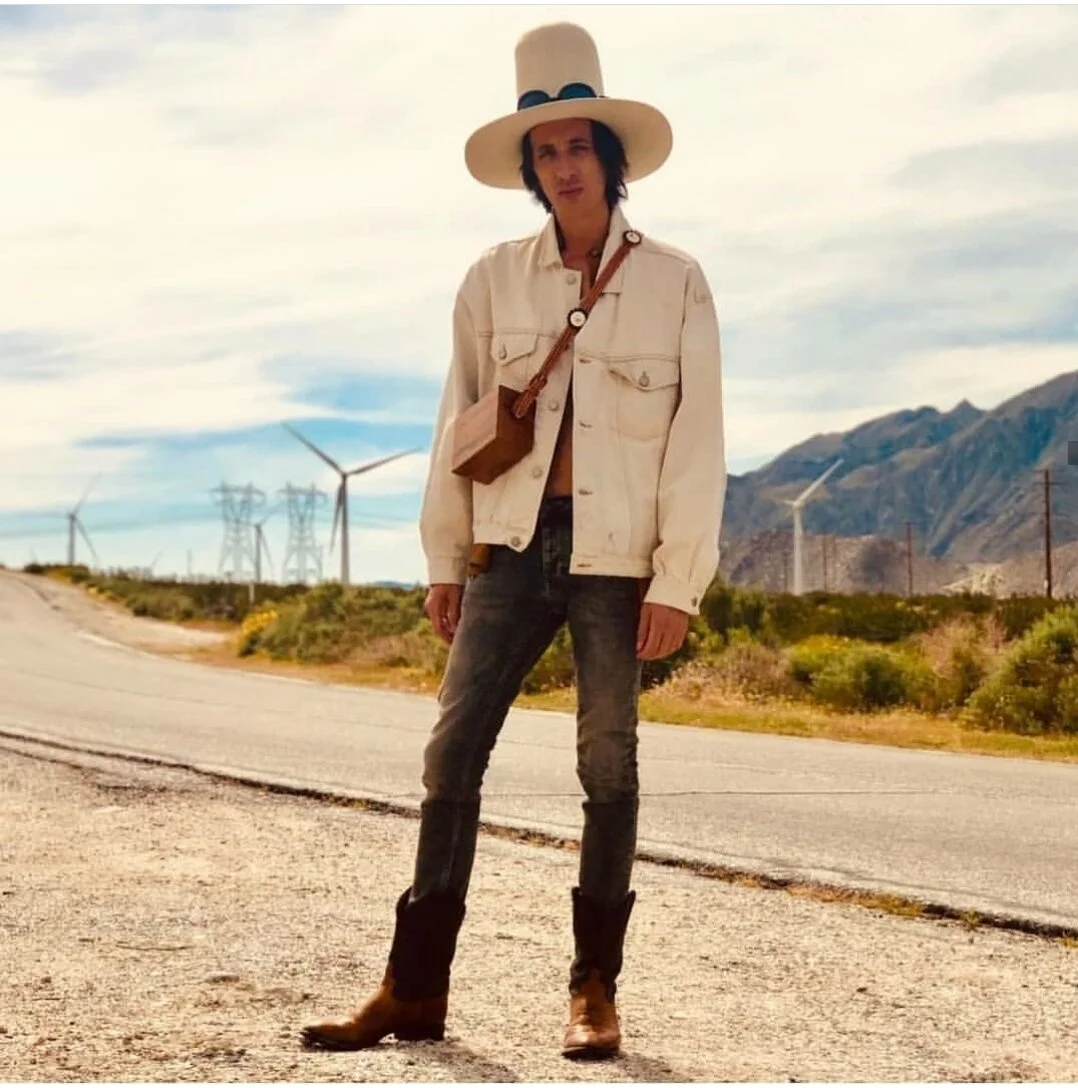 Delta Venus -x- Revolver Vintage