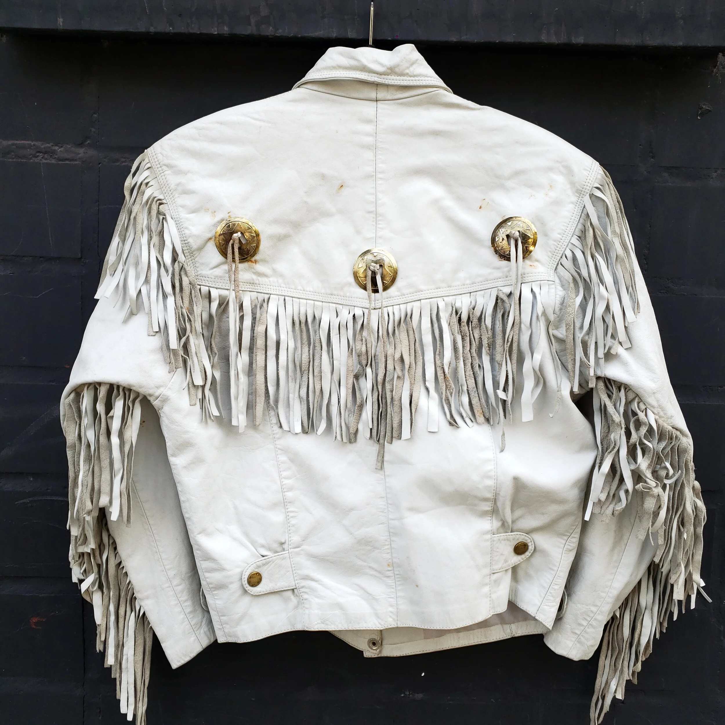 Leather Jacket White_ VENDIDA_ detalle atrás.jpg