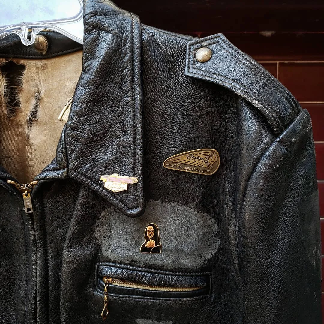 Leather Jacket_ VENDIDA_ detalle costado.jpg