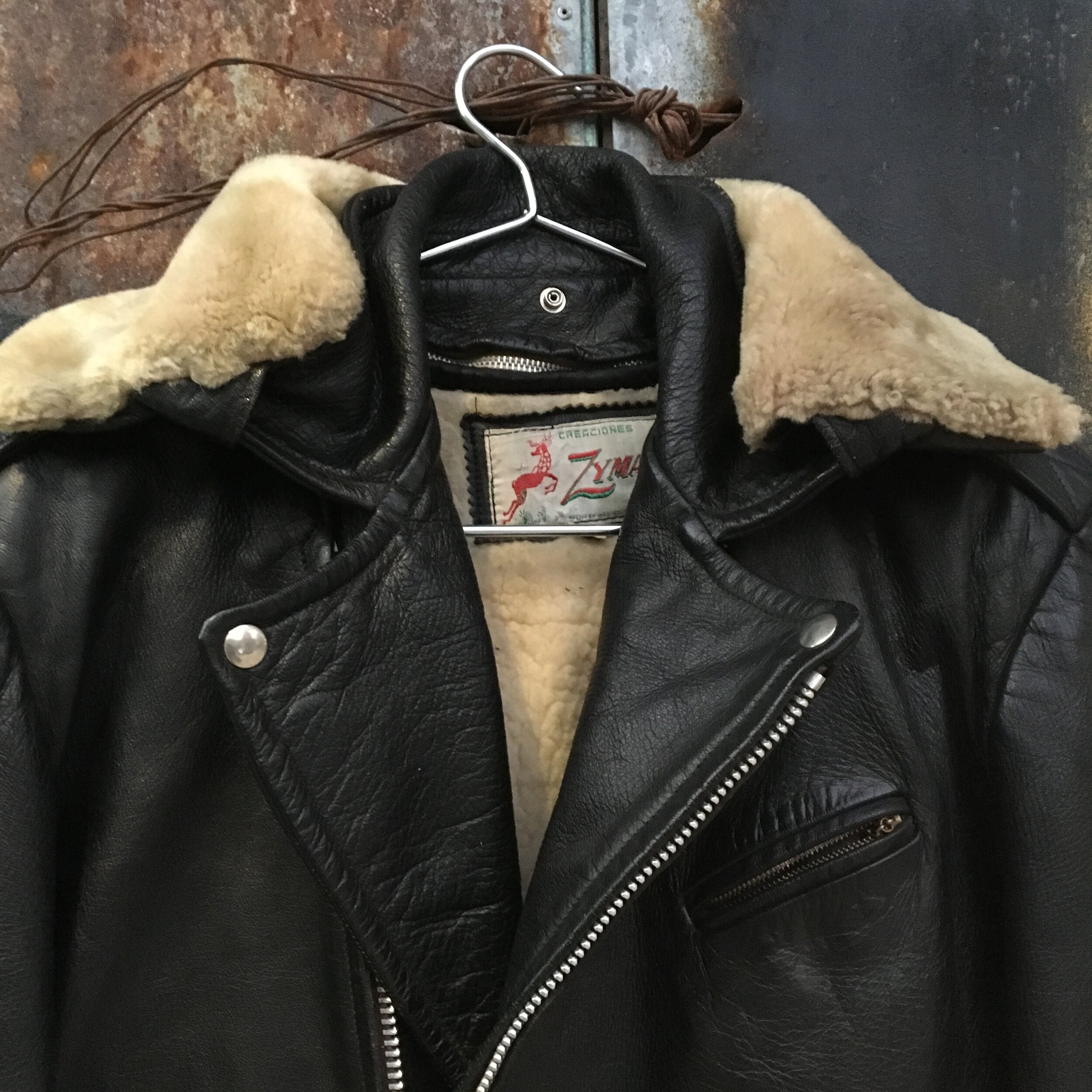 Leather Jacket _ VENDIDA_ detalle frente2.JPG