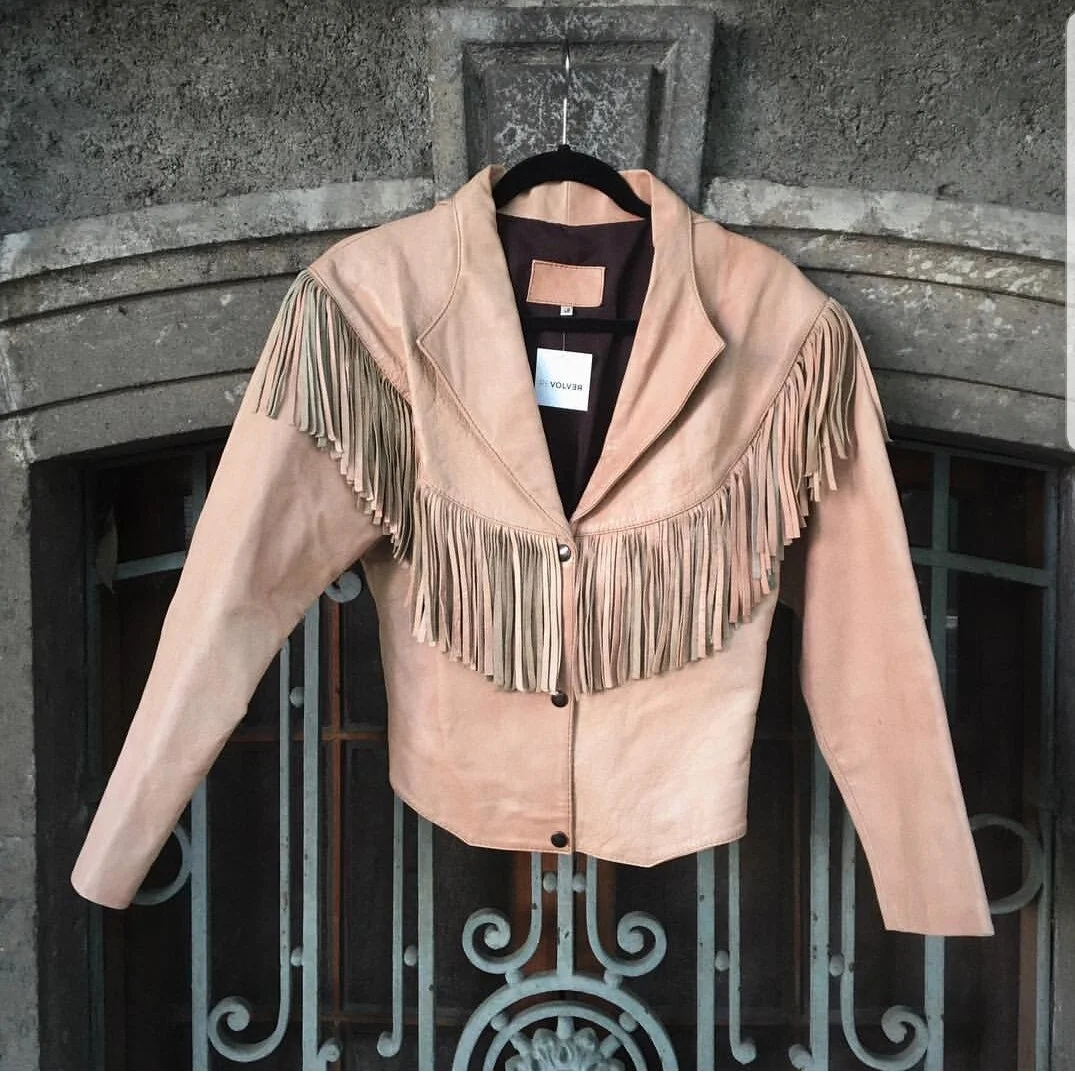 Chamarra Camel con flecos VENDIDA detalle .jpg