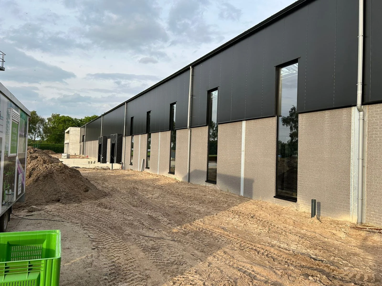 WhatsApp Image 2024-06-17 at 20.28.04 (1).jpeg