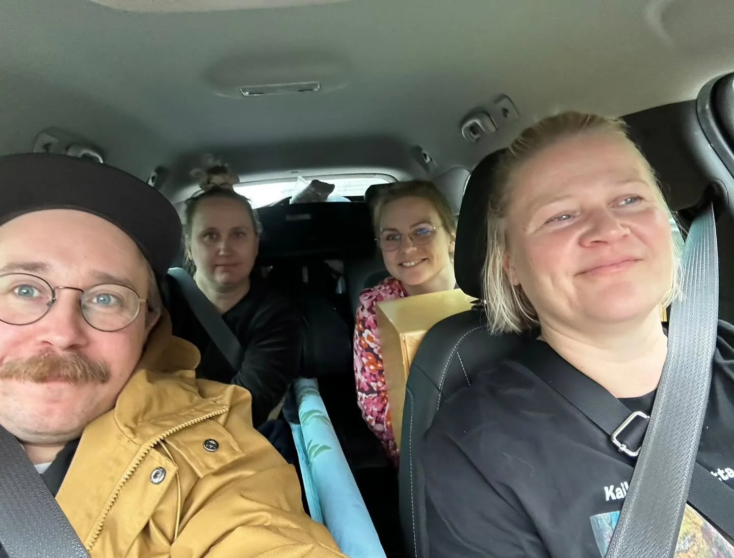 Vuonna 2014 ensiaamunsa saanut V&auml;&auml;rinp&auml;inmaa esitettiin t&auml;n&auml;&auml;n t&auml;ll&auml; tietoa viimeist&auml; kertaa, kun ihana retkikuntamme pystytti nurinkurin- ja yl&ouml;salaisinlaivueensa Iisalmen Nuokkarille 250 kakkosluokk