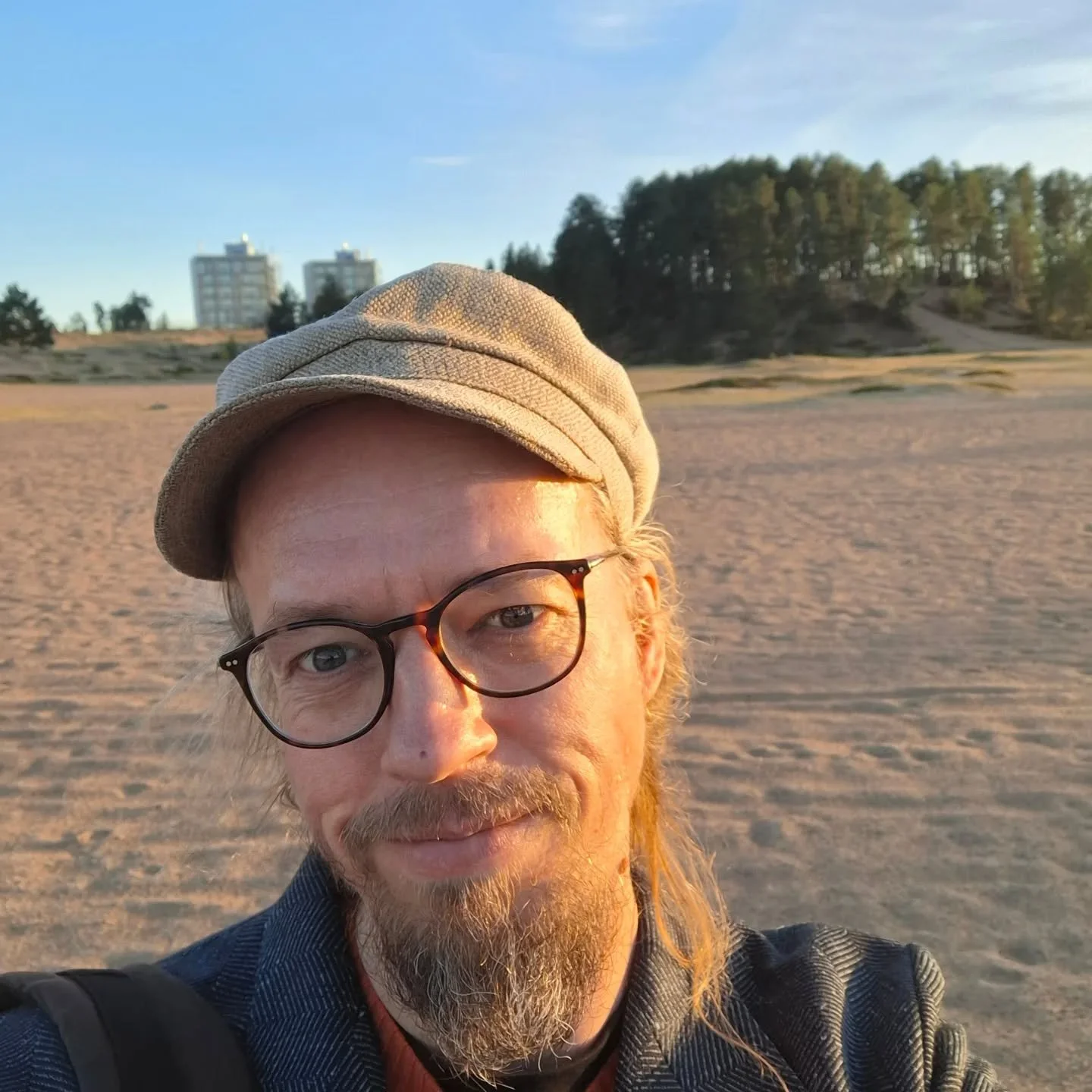 Terveisi&auml; Kalajoelta! Vaaran Veikko Leinonen esitteli &Auml;rj&auml;n taidefestivaalia case studyna Pohjois-Pohjanmaan ja Kainuun kulttuurimatkailun kehitt&auml;misp&auml;ivill&auml;! 

Osallistuttiin toki muuhunkin hulinaan! Kuultiin muun muass