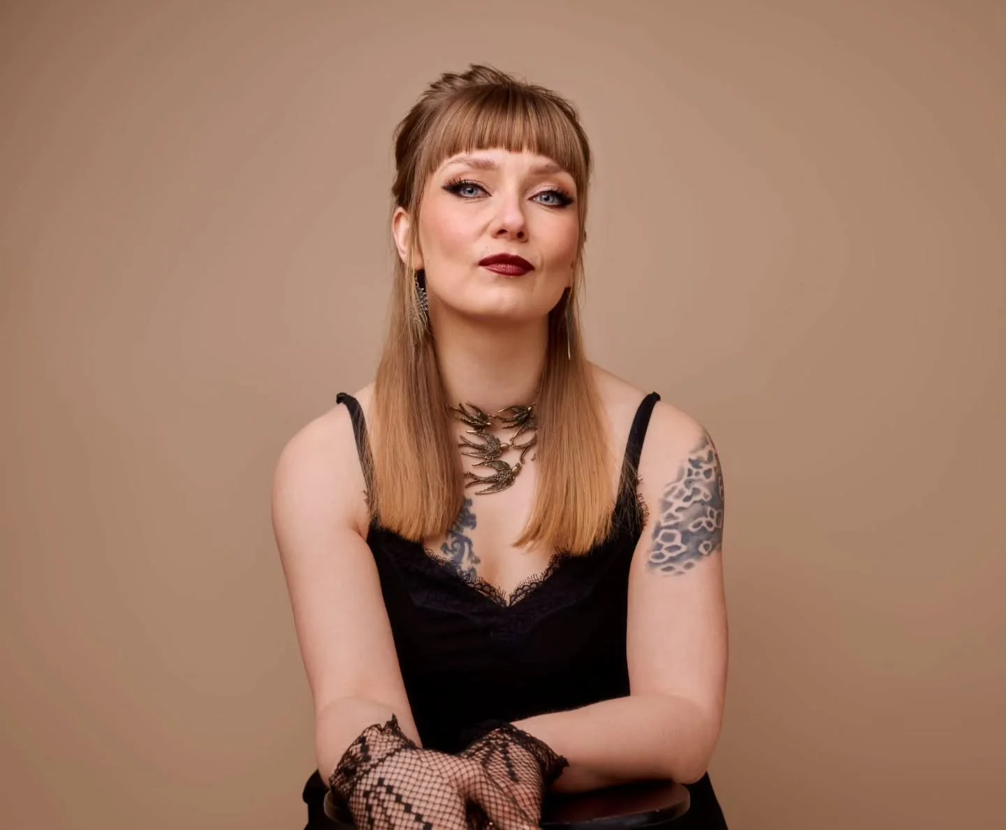 Maamme arvostetuimpiin kirjailijoihin kuuluva Laura Gustafsson saapuu vieraaksi syyskauden viimeisille kirjakahveille su 23.11. Teatteritalolle.

Kahdesti Finlandia-ehdokkaanakin ollut Gustafsson on julkaissut seitsem&auml;n romaania. H&auml;net tunn