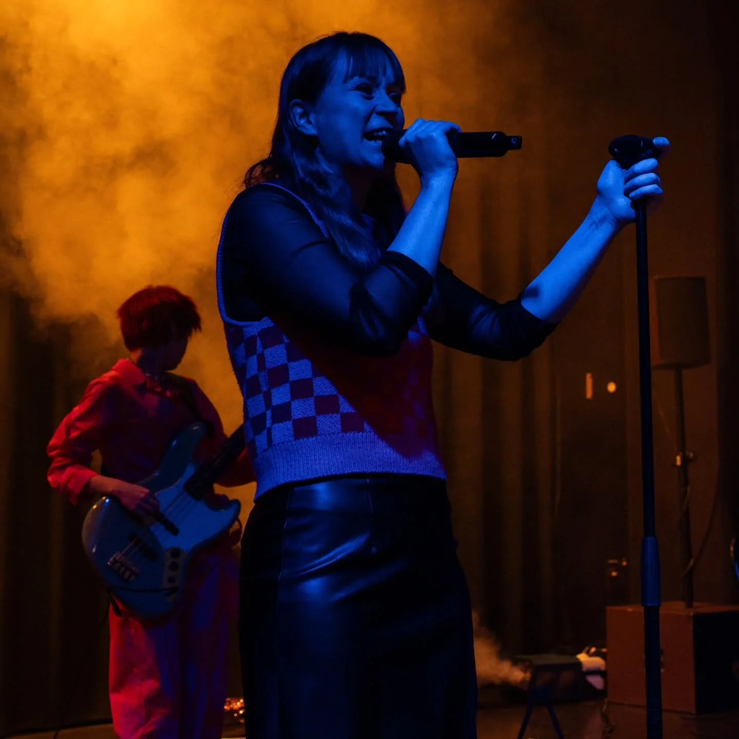 Ensi-ilta onnellisesti ohi! Kiitos matkaseurasta, yst&auml;v&auml;t!

&quot;Just t&auml;ydellinen t&auml;h&auml;n marraskuun r&auml;nt&auml;&auml;n. Tuliaisina sai ihanan soittolistan.&quot;

&quot;T&auml;llaisia iltoja tarvitaan. Sanan ja musiikin v