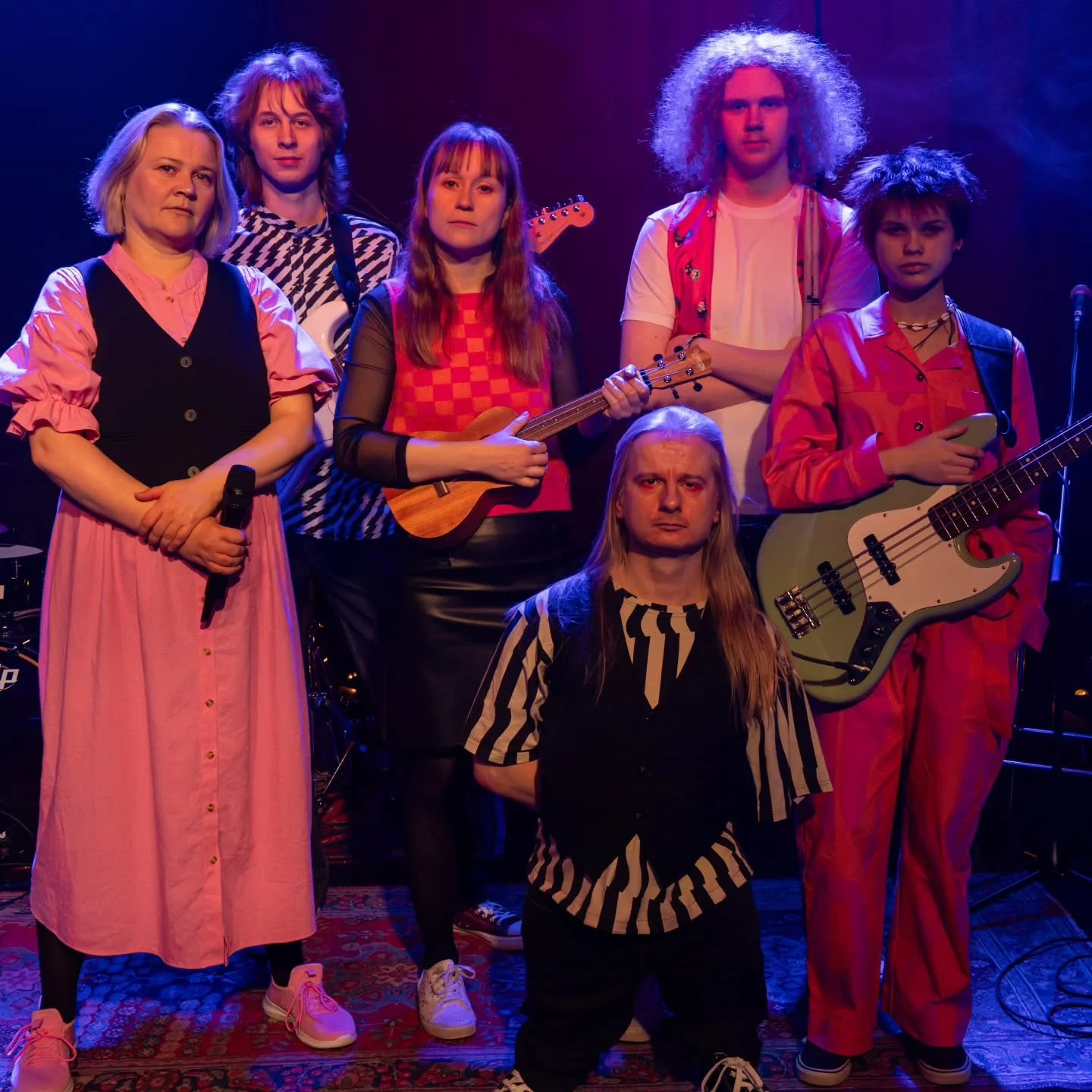 N&auml;m&auml; musiikkiteatterin musket&ouml;&ouml;rit j&auml;tt&auml;v&auml;t alkavalla viikolla meille t&auml;ll&auml; haavaa j&auml;&auml;hyv&auml;isens&auml;. On ollut ilo soittaa, reissata, laulaa ja laulattaa yhdess&auml;!

Aaro, Valo, Masi, Ma