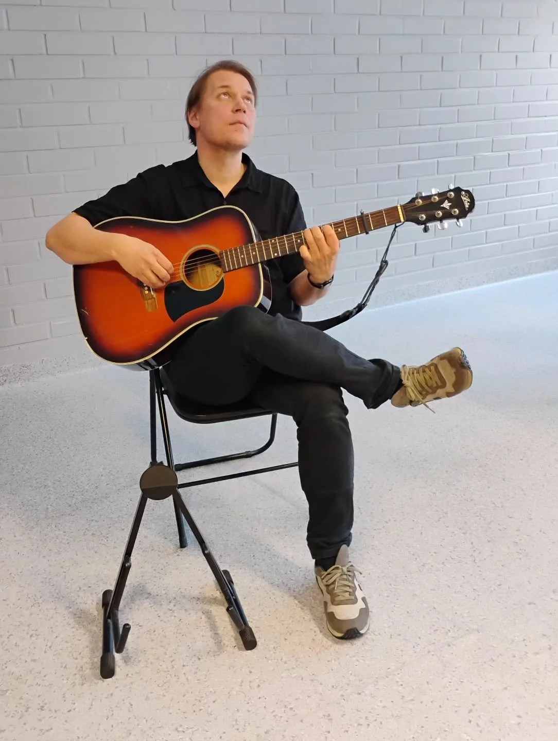 Universumi j&auml;rjesti n&auml;in, Panu Huotarin sairastumista k&auml;sittelev&auml; dokumenttiteatterisoolo, vieraili t&auml;n&auml;&auml;n Kamk:n sairaanhoitaja- ja terveydenhoitajaopiskelijoiden vieraana.

Kosteasilm&auml;isen esityskokemuksen j&