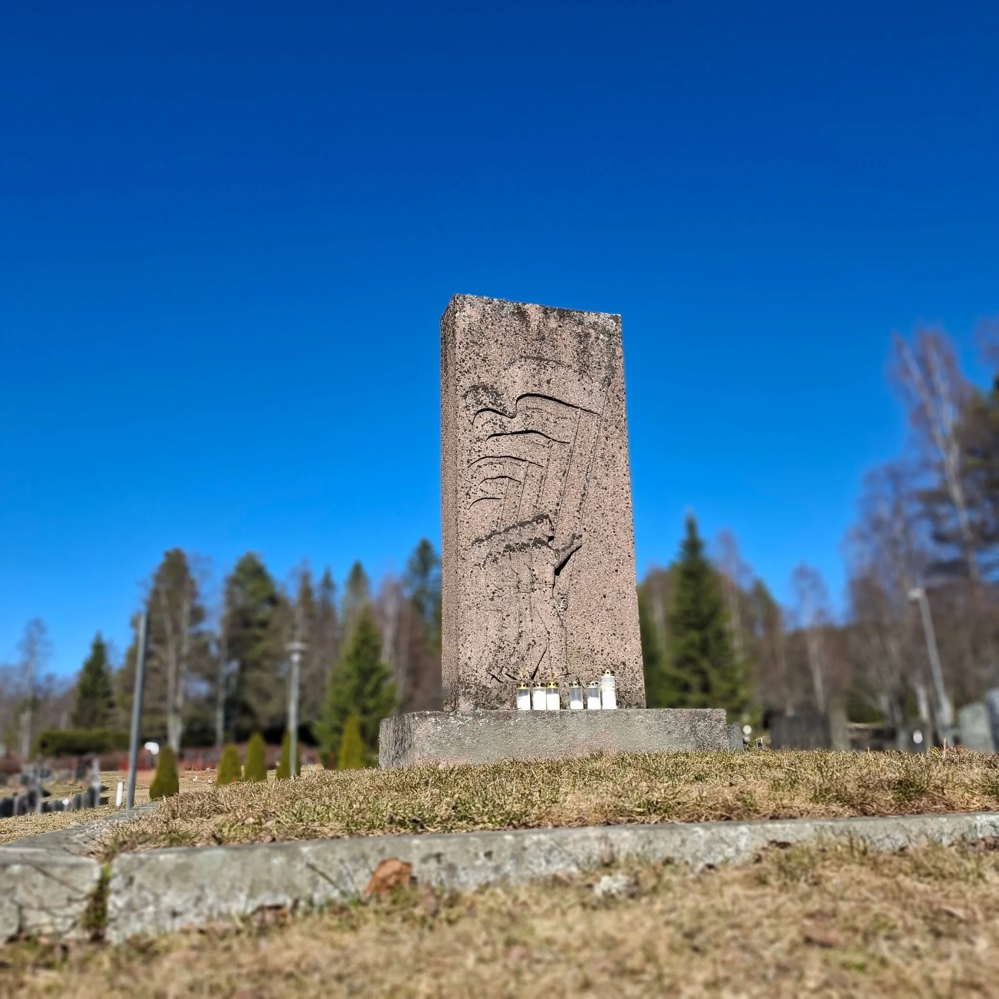 🌹 T&auml;n&auml;&auml;n tulee kuluneeksi 108 vuotta Kajaanin sijaisteloituksesta

T&auml;n&auml;&auml;n, 20. huhtikuuta, muistamme yht&auml; Kajaanin historian synkist&auml; hetkist&auml;. Vuonna 1918, kansalaissodan kev&auml;&auml;n&auml;, t&auml;&