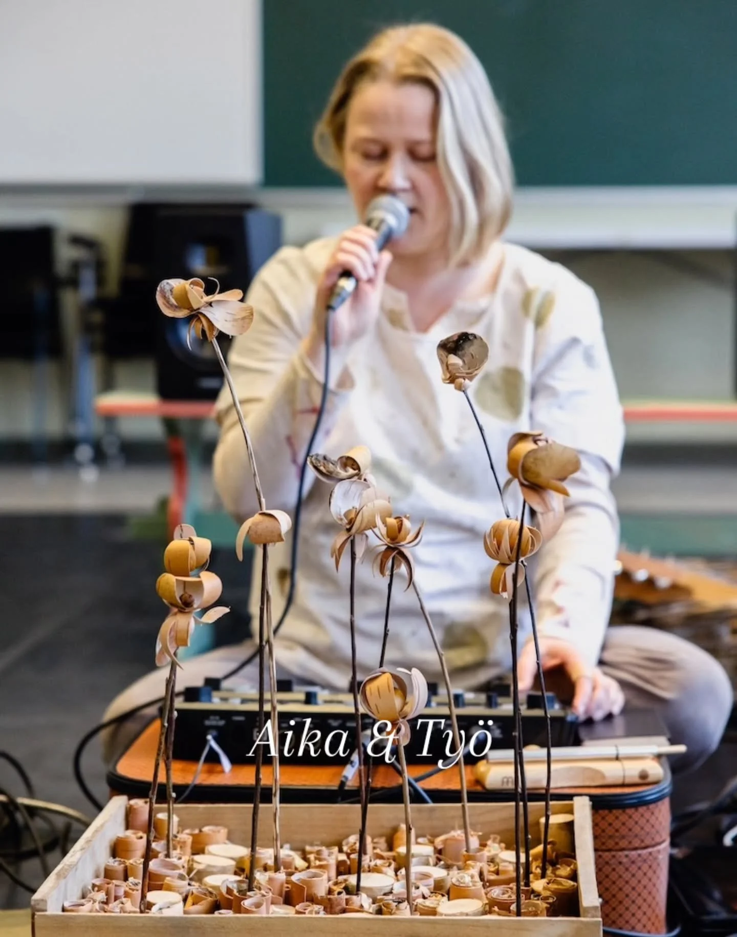 Sara Saxholm, mit&auml; sinussa virtaa juuri t&auml;h&auml;n vuodenaikaan?

- Joku jumissa ja uumenissa ollut mahla alkaa liikkua. En tunne juuri nyt itse&auml;ni kauhean kuormittuneeksi, vaikka ty&ouml;n alla ja el&auml;m&auml;ss&auml; on monenlaist