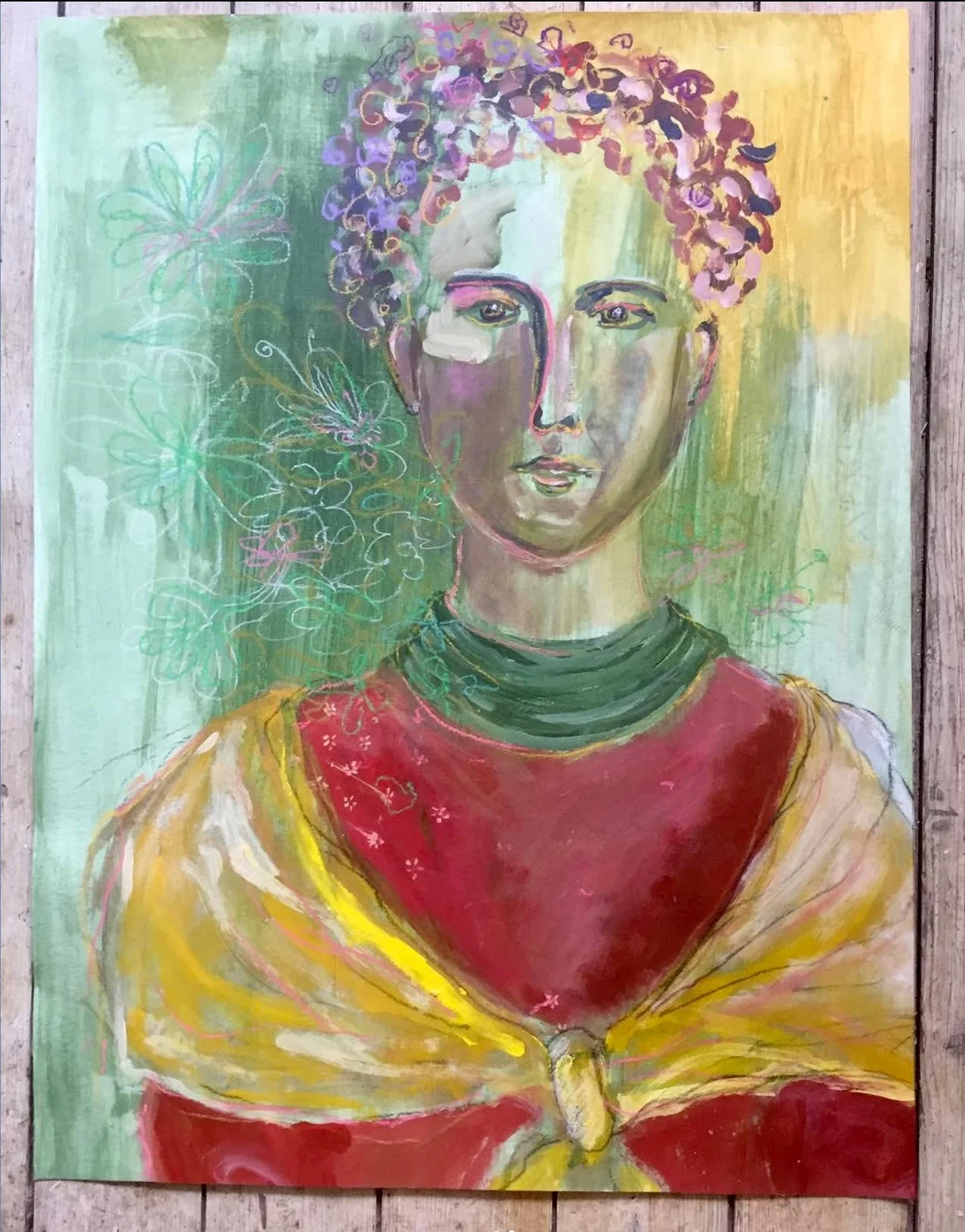 Een kleurrijk schilderij door Anna de Leeuw van een vrouw met een bloemenkrans op haar hoofd, gekleed in een rood en geel kledingstuk, met een groene achtergrond en vlinderdetails.