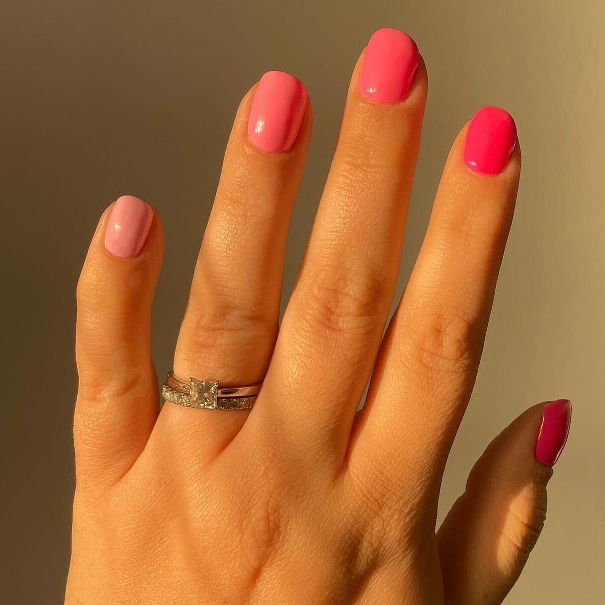 Pink Nails Are Back 🎀 

#thegelbottle #chandlersfordsalon #bellissimabeauty #hampshiresalon