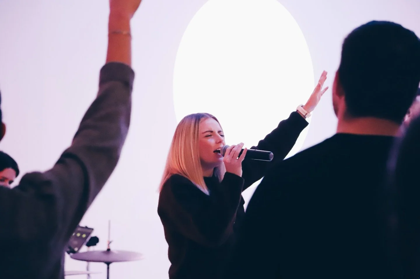 SUNDAY at C3 London!! 
We prayed over our table leaders - so thankful for the people who serve faithfully, and build our community week in, week out.
And we were so encouraged by @jessellencreative , reminding us of the power of a good and faithful c