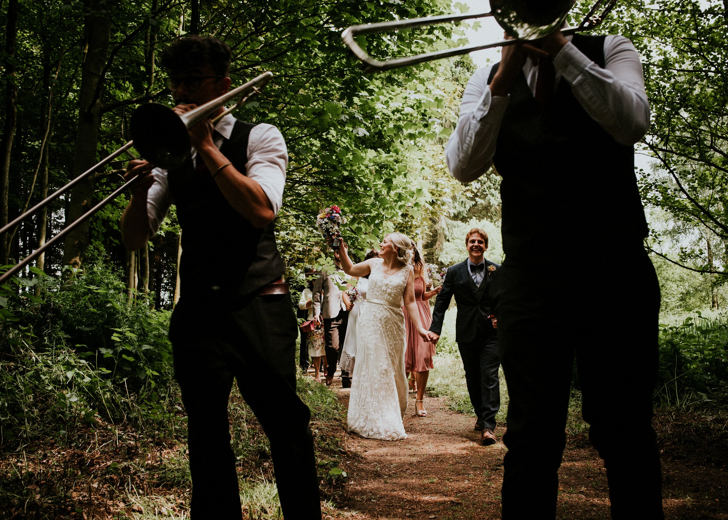 lineham-farm-wedding-photography-summer-brass-band-alternative-wedding-colour-photo.jpg