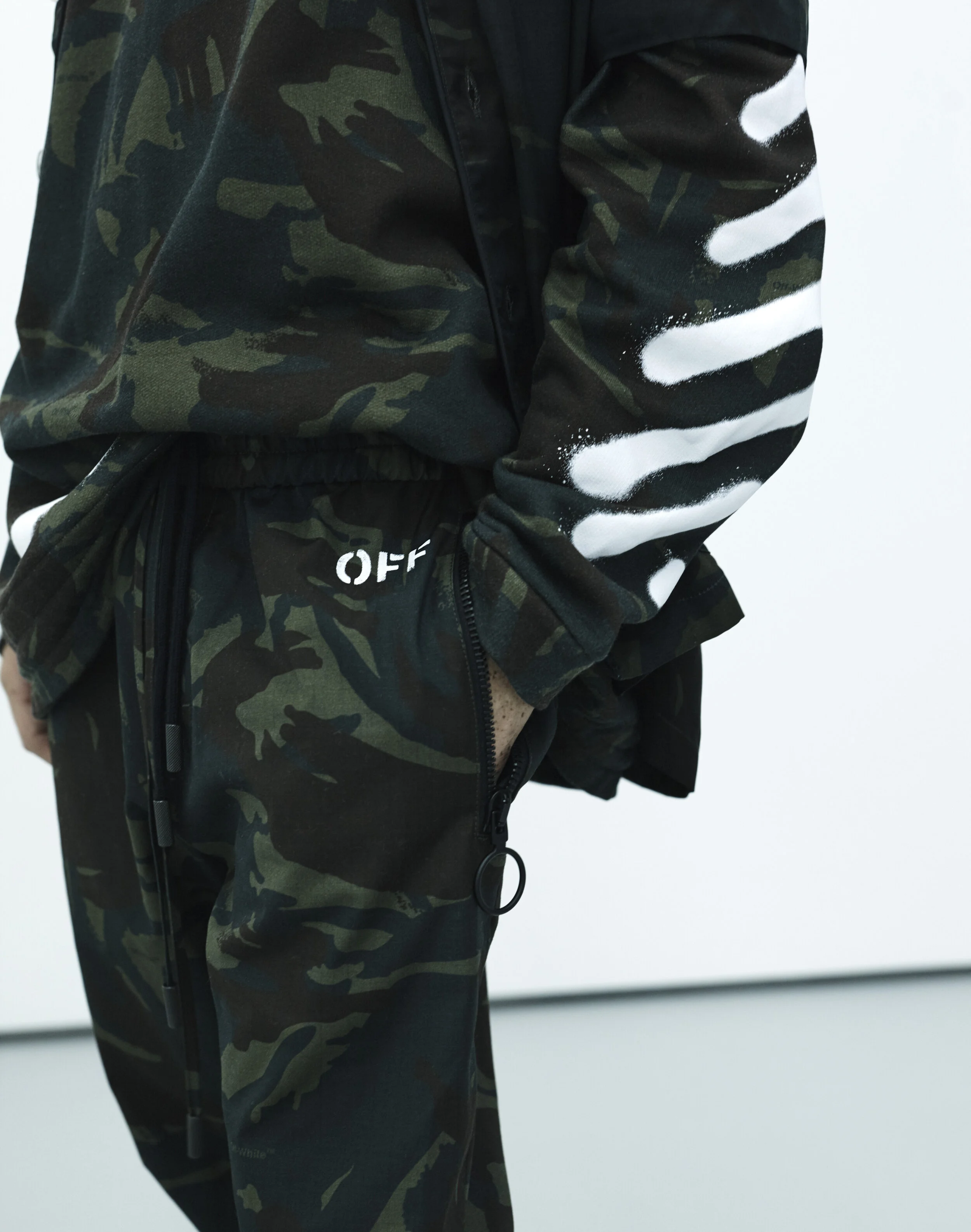20160919_Matches_Off-White_01_110.jpg