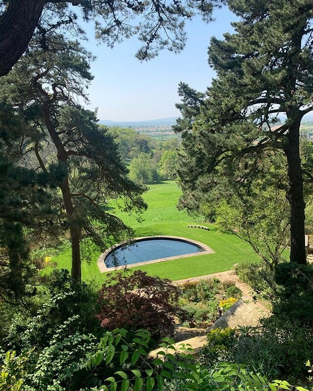 We will do a live broadcast with Anne and Johnny Chambers walking around the lower garden tomorrow, Saturday 25th April at 5.30pm, hope you can join us. #kiftsgate #gardenlovers #instagardenlovers #gardensofinstagram #englishgarden #gardening #garden