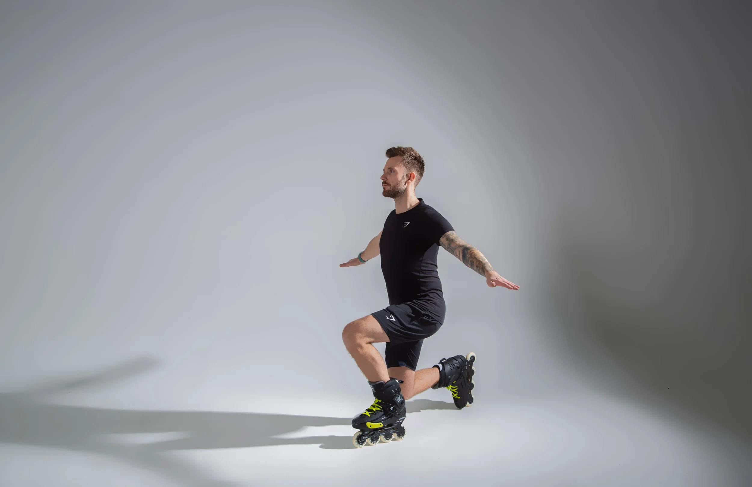 rollerfitness reverse lunge.jpg