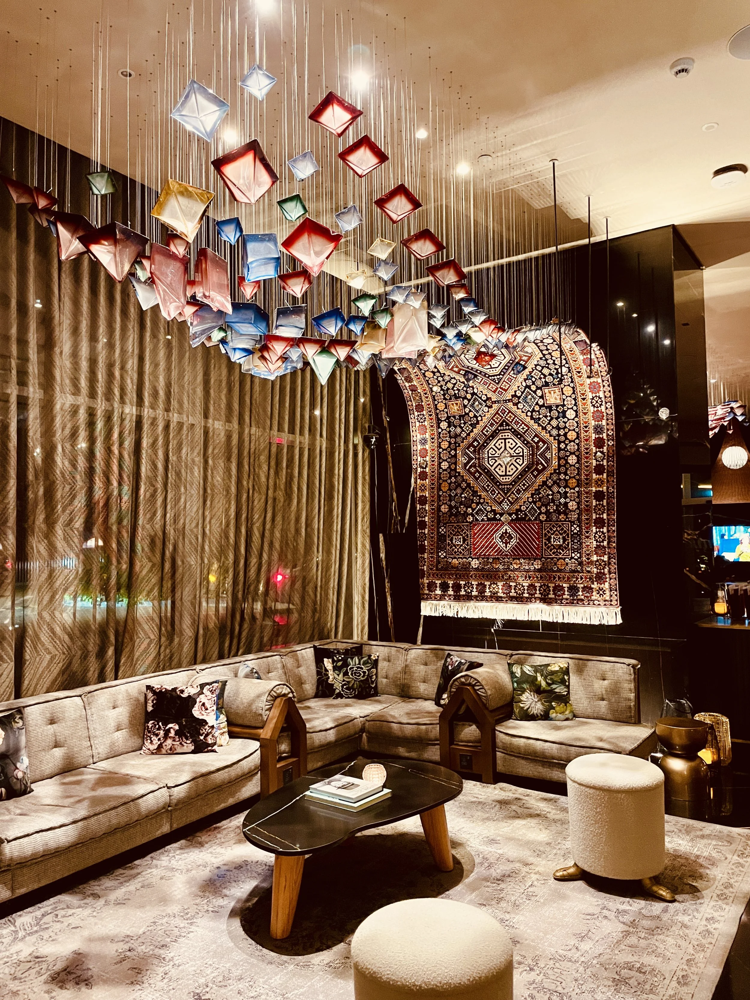 W Dubai, Mina Seyahi