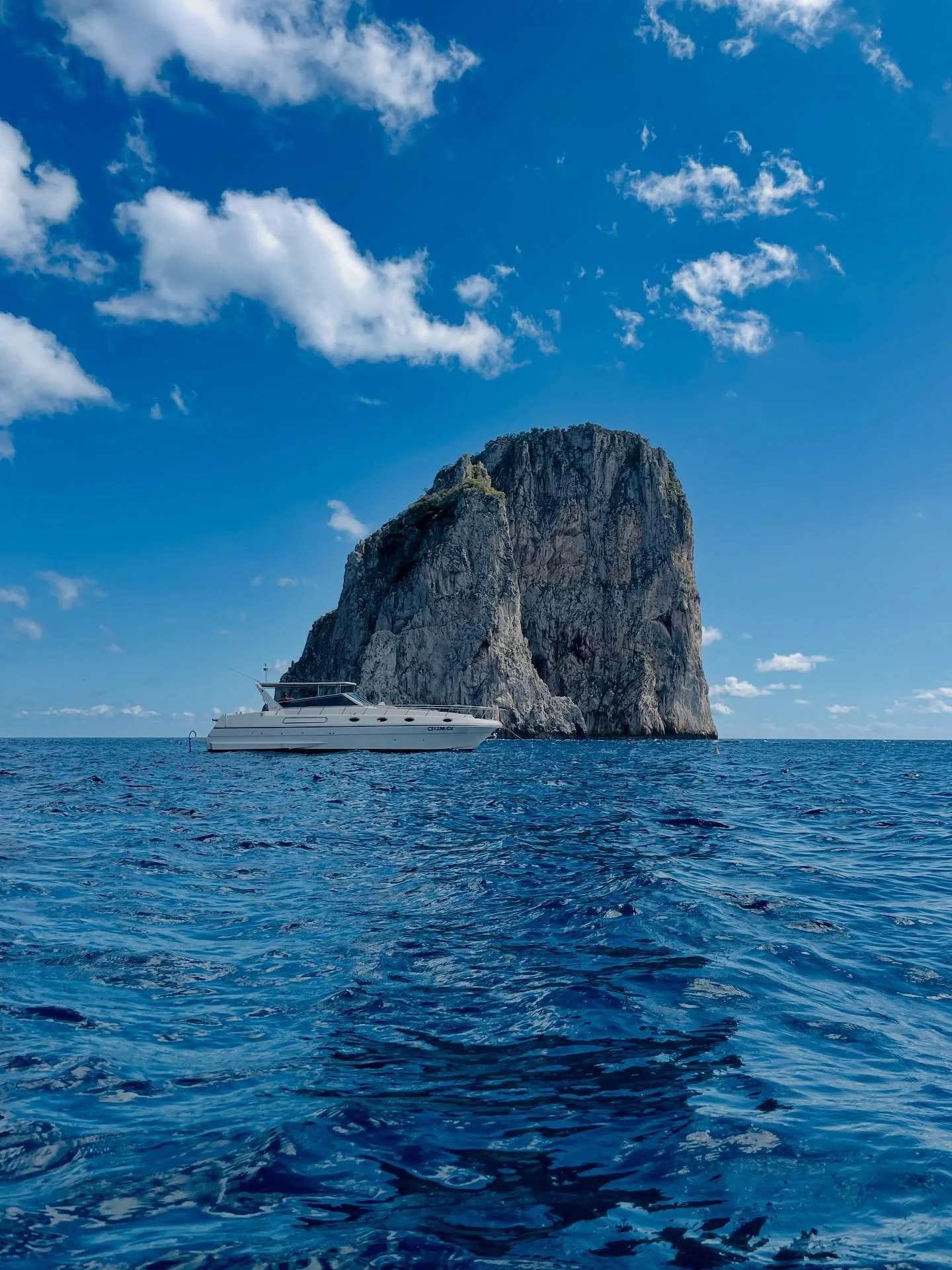Capri = me, hubby &amp; vesselfinder 🕵🏼&zwj;♀️⛵️