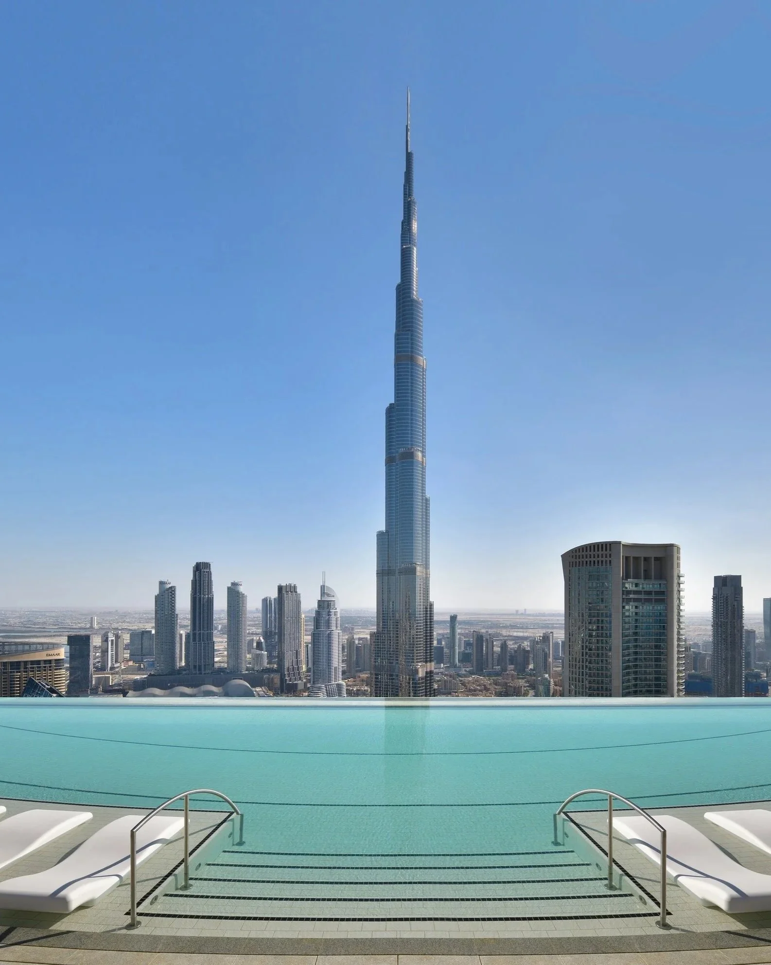 Alto 54, Address Sky View