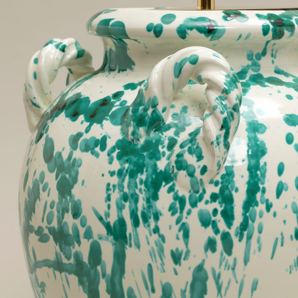 Rutherford_Urn_Tablelamp_closeup.jpg