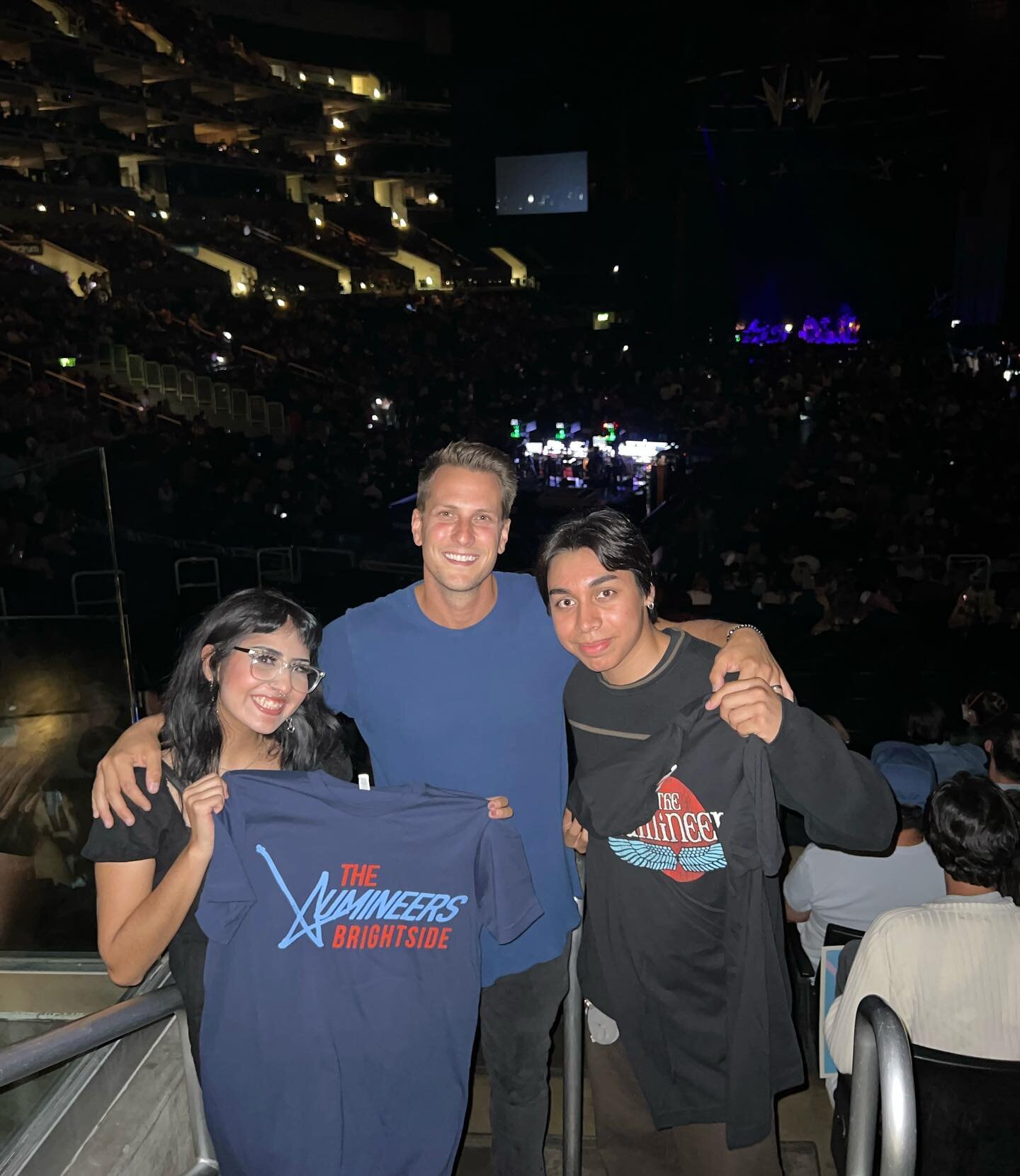 SURPRISE SEAT UPGRADE!! We moved Andrew &amp; Daisy from the last row to the 18th for @thelumineers #brightsidetour last night @cryptocomarena 

#theconcertedeffort #givingback #community #family #lumineers #crypto