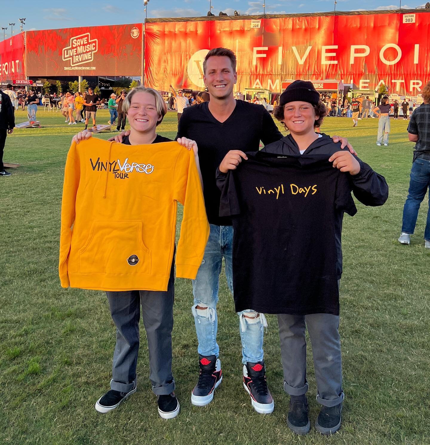 Baily, Corbin, Macy, Jaden &amp; Kenny!!! So glad we could be a part of your concert experience!
~ #peace #love &amp; #positivity ~

#theconcertedeffort #givingback #community #family #logic #wizkhalifa #concerts 
@logic @wizkhalifa @fivepointamphith