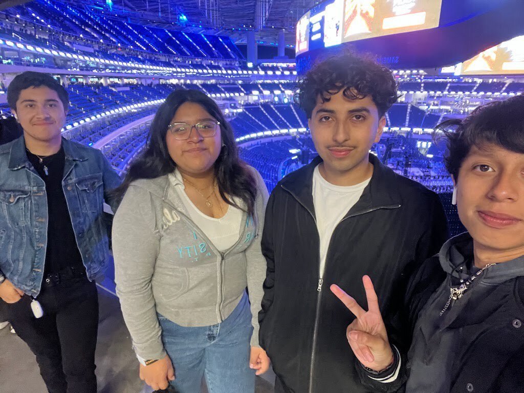 We were so glad to be able to send this great deserving group of kids to see @theweeknd at @sofistadium 
They worked hard to be a part of the National Honor Society and
It was cool to set this up in honor of them! 
Follow us on our journey as we cont