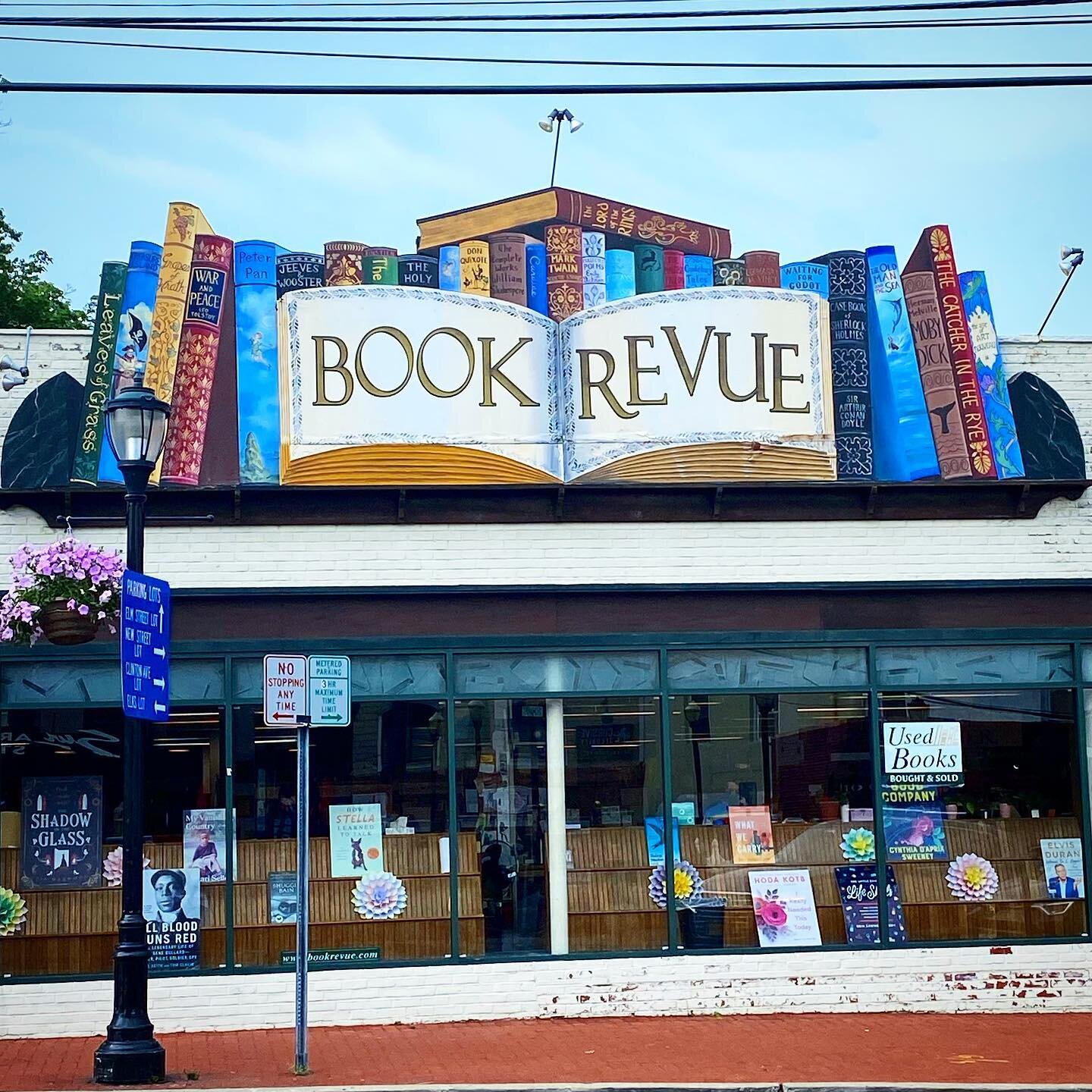 Our local bookstore doesn&rsquo;t get nearly enough love on this page. I visited the other day 🎶 for the first time in forever 🎶 and it felt so good. They are hoping to relaunch their in-person readings and book signings this fall. 🤞Can&rsquo;t wa