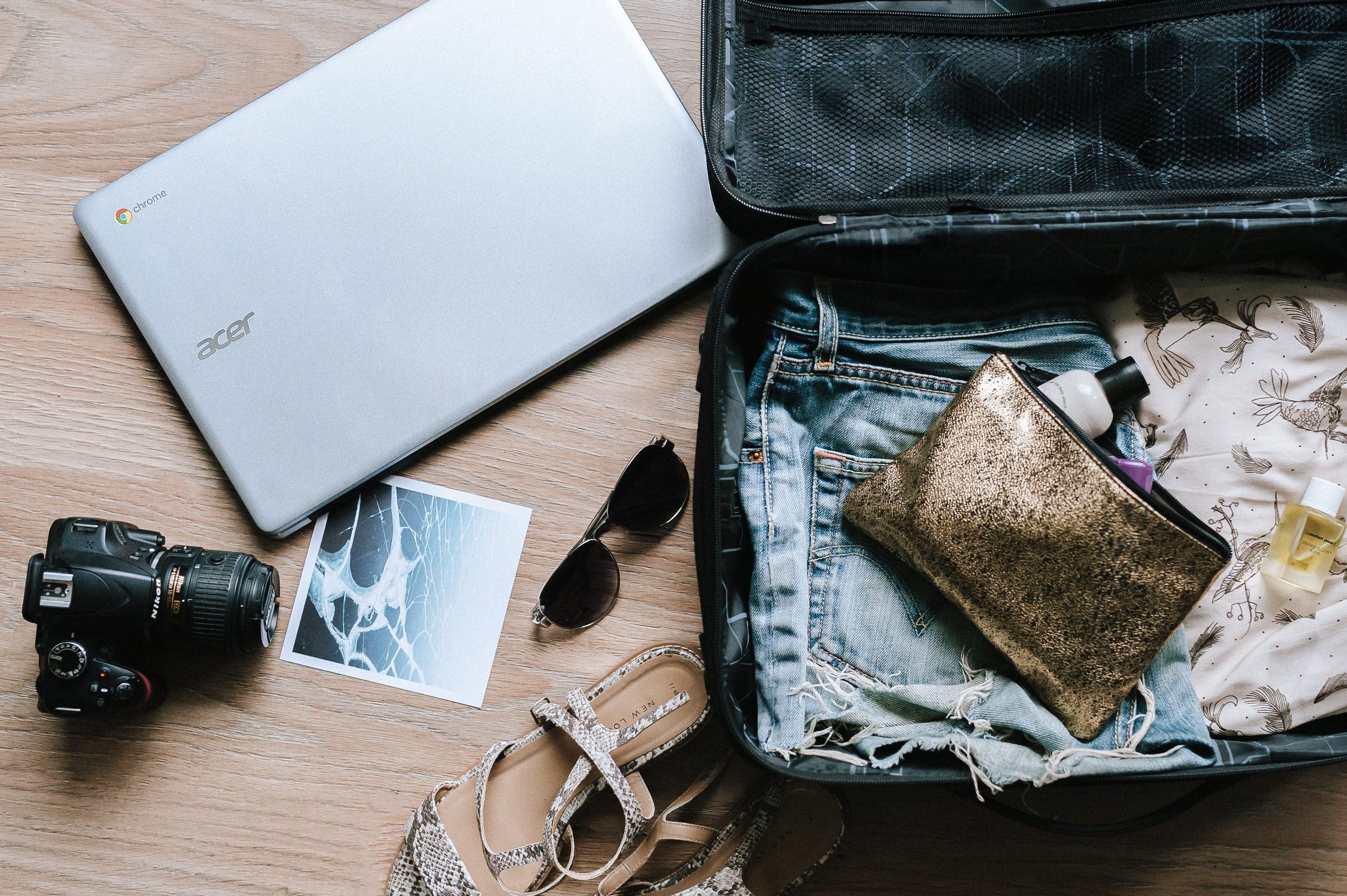 Here's How to Pack Lightly and Efficiently for a Trip