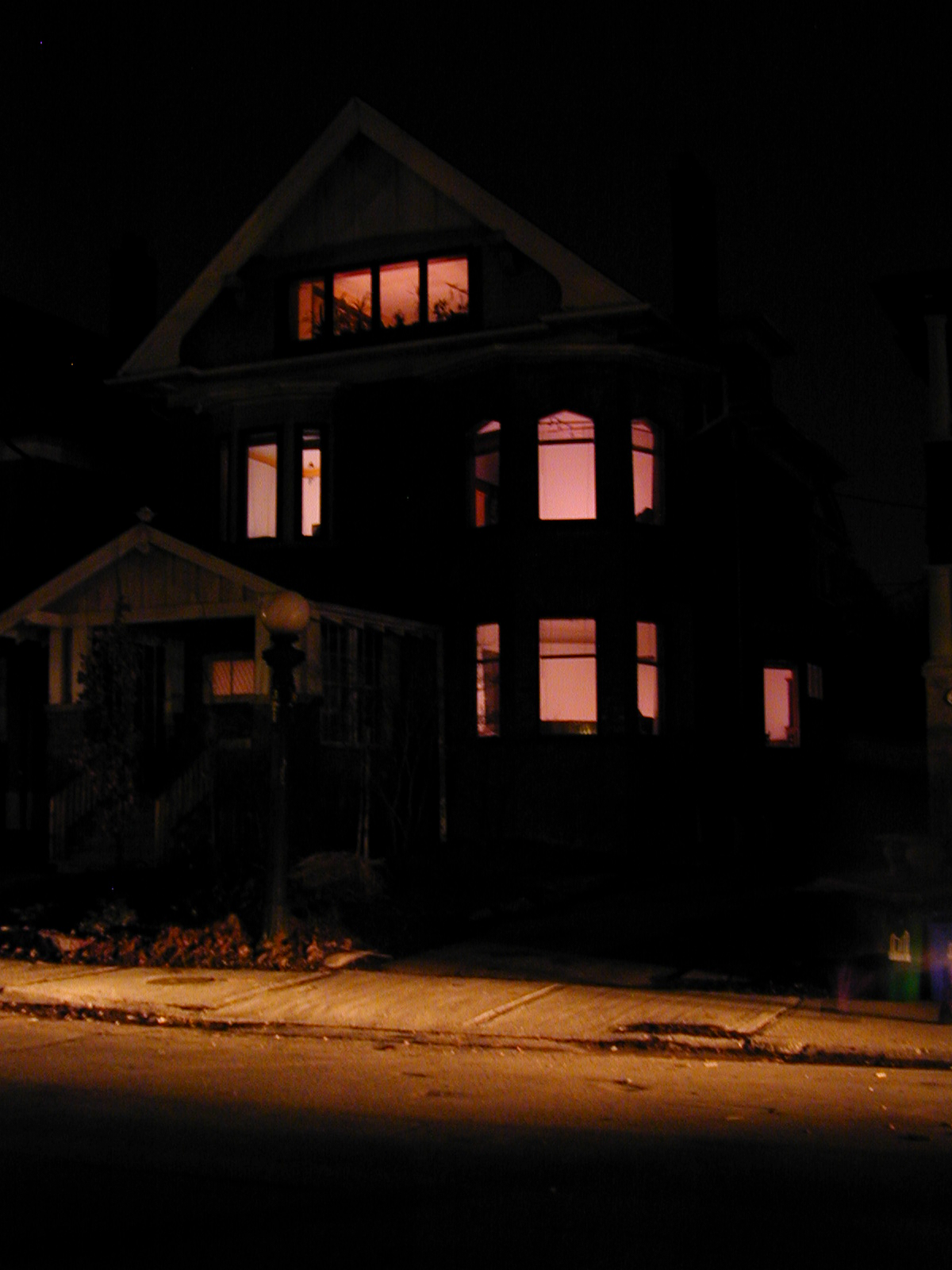 Kelly Mark | Glow House: A Tribute to Kelly Mark