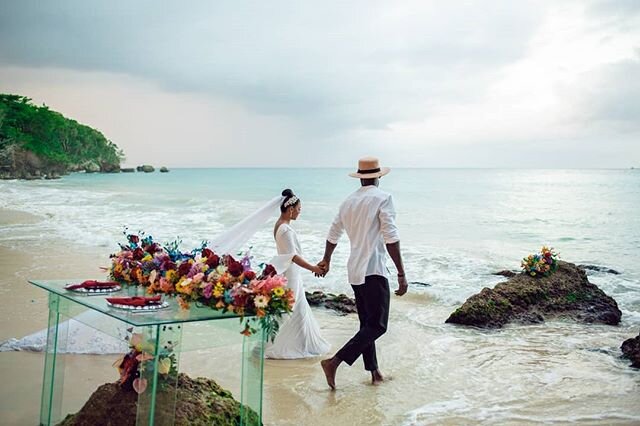 &ldquo;footsteps in the sand&rdquo; ⠀⠀⠀⠀⠀⠀⠀⠀⠀
Life after Covid-19, may not be what we know or expected especially for wedding couples that have had to make so many changes to their special day. Galeria Events offers multiple packages from just the co
