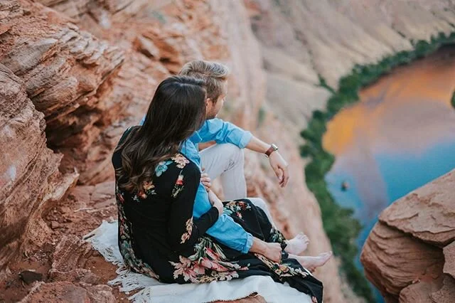 Headed down to our fav place, Lake Powell this week!✨Who else just LOVES this place? 😍 If anyone has been dreaming of red rock photos, engagements or bridals now is the time!! Since we&rsquo;ll already be there we&rsquo;ll cover travel fees woot woo