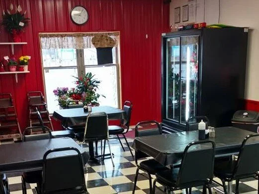 Sunday Lunch

Locals rave about The Social Station for good eats, and lucky for you, you’ll drive right by it on your way up to Summerset Winery, on Highway 28 in Prole. It’s not every day you find awesome food sharing a building with the local post 