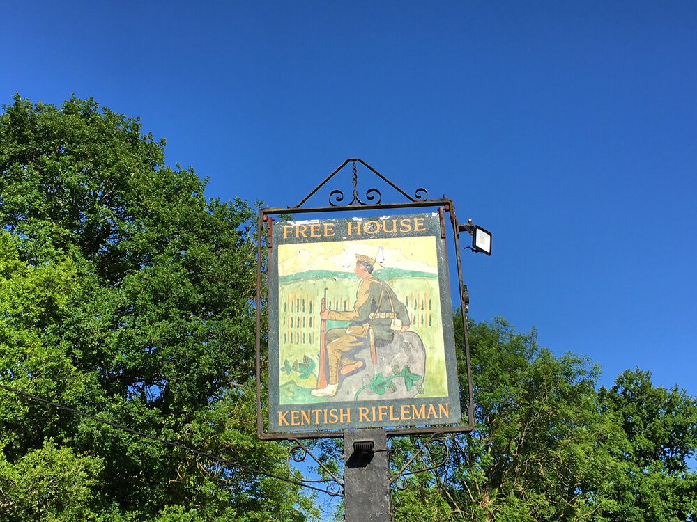 Walk tonbridge - the steeplechase - the kentish rifleman - pub sign - dunks green.JPG