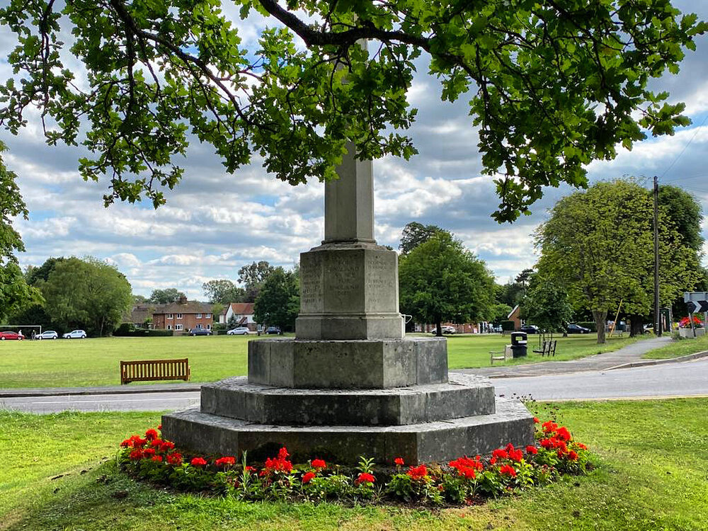 Walk Tonbridge - The Green Mile - Leigh war memorial - Village green.jpg