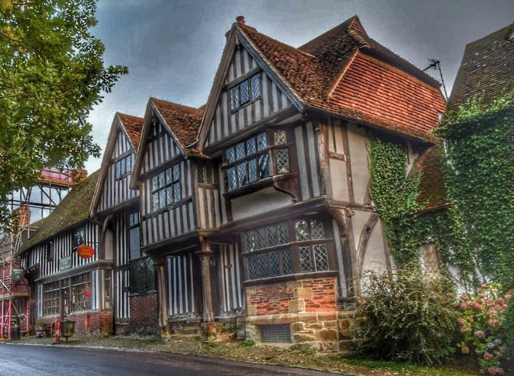 Walk+Tonbridge+-+Walk+15+-+Castle+on+The+Hill+-+Chiddingstone+village+stores+-the+tulip+tree+-+chiddingstone+-+high+street+-+sunset+-+vintage+-+headline.jpg