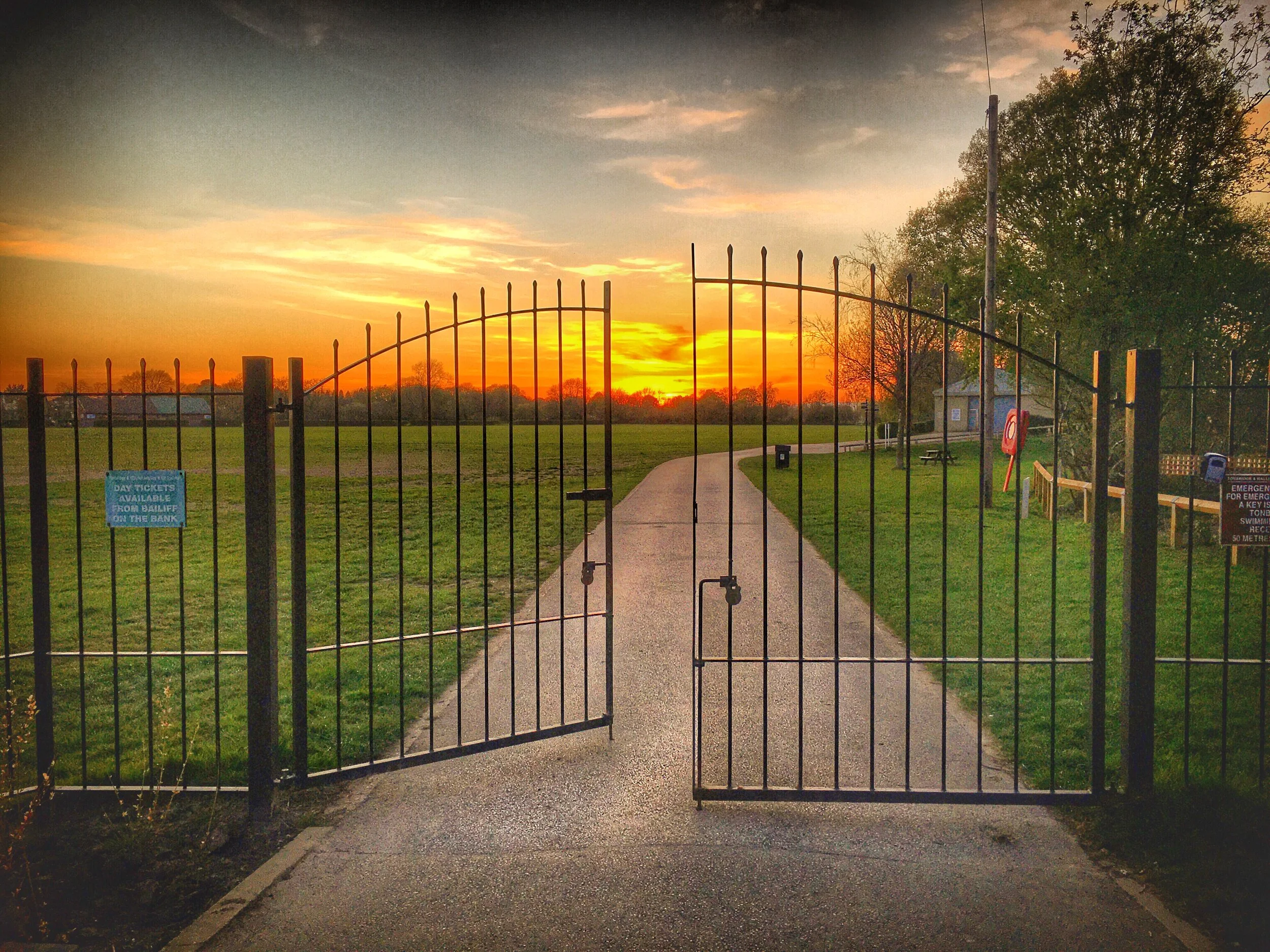 'Park Life' - Park Gates, Tonbridge - £2.75 
(out of stock)