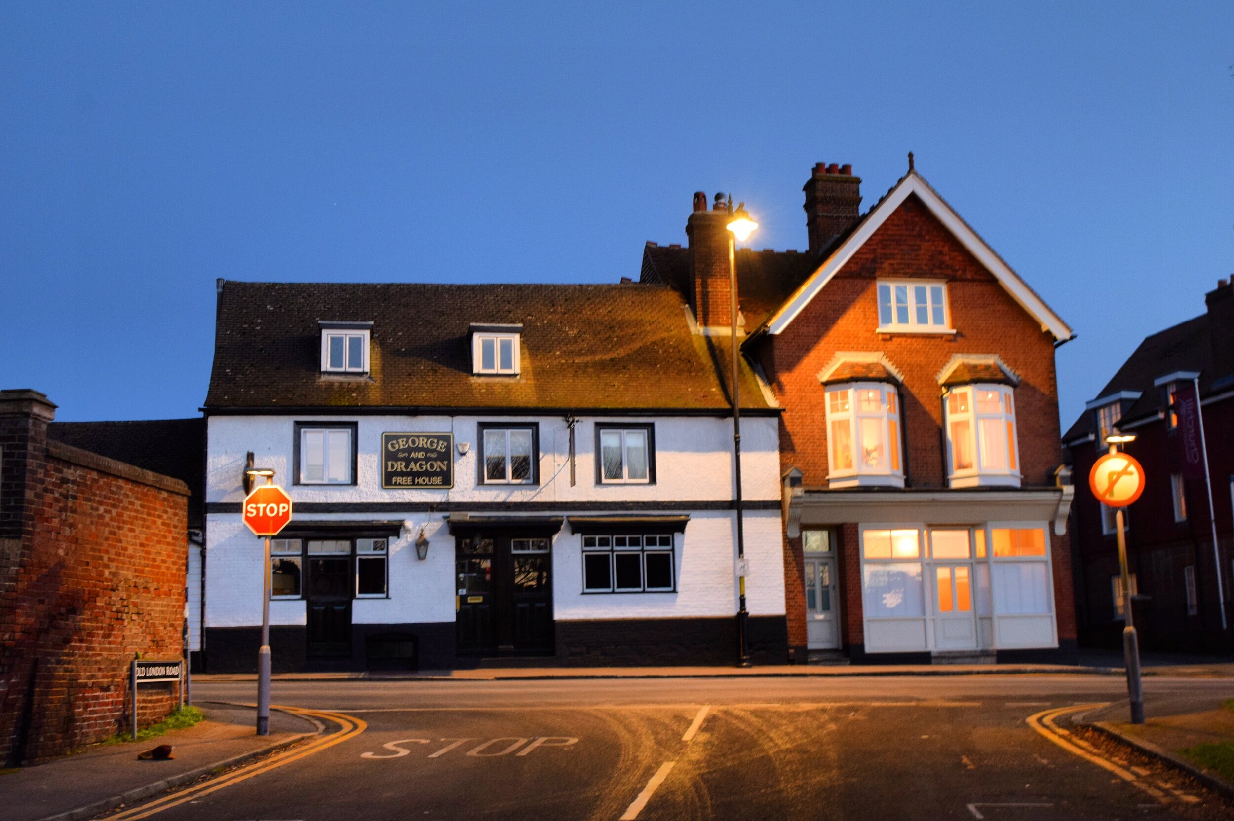 Walk+Tonbridge+-+Walk+18+-+Finding+Gandhi+-+Tonbridge+History+-+George+and+Dragon+pub+-+dusk+-+Tonbridge+.jpg.jpg