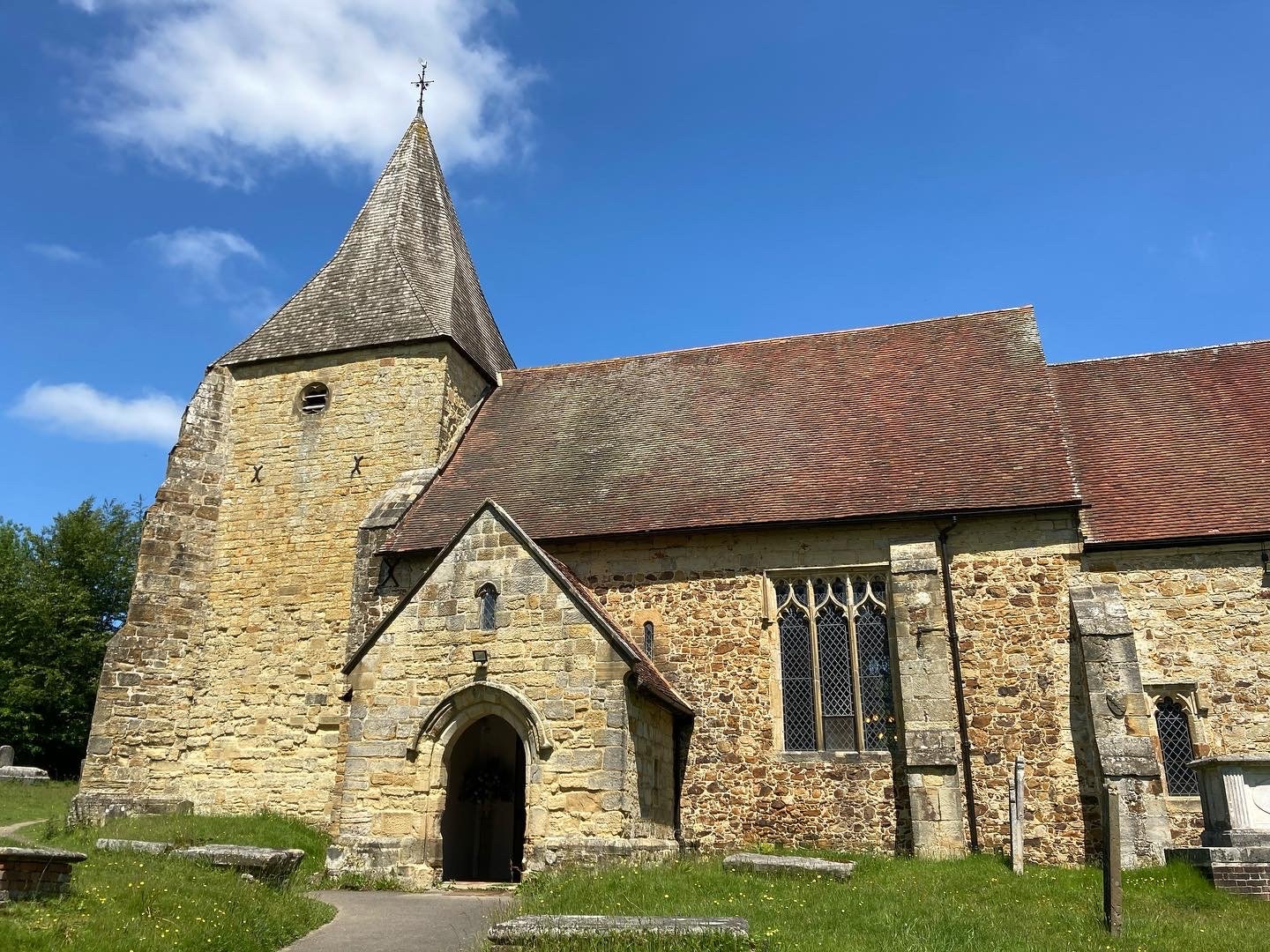 Walk Tonbridge - Walk 23 - The Trinity - Pembury Old Church - Kent - Pembury - blue sky.jpg