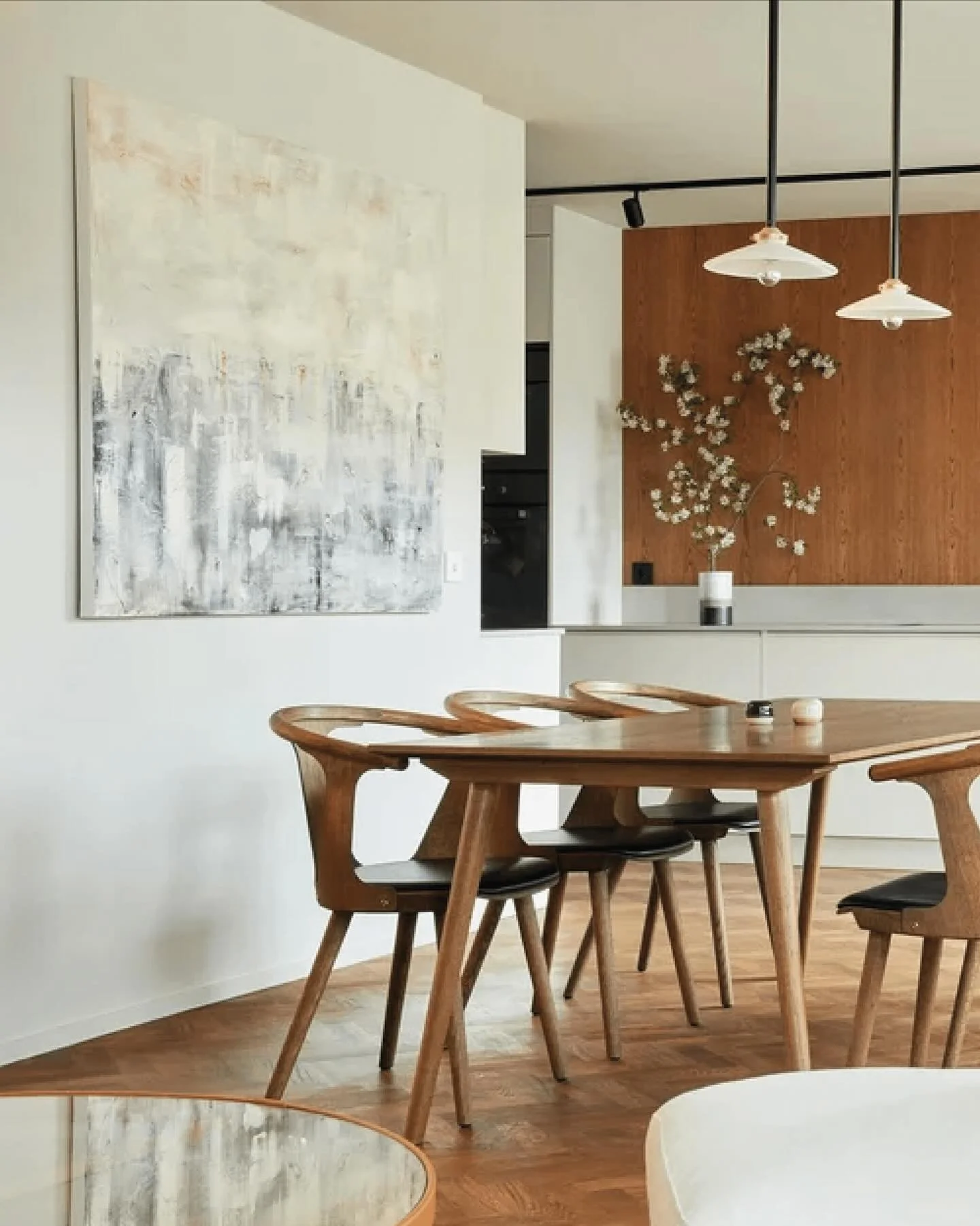 The last day of November and time to snuggle up, light the first candle and dream of that perfect kitchen to bake those Christmas treats in?