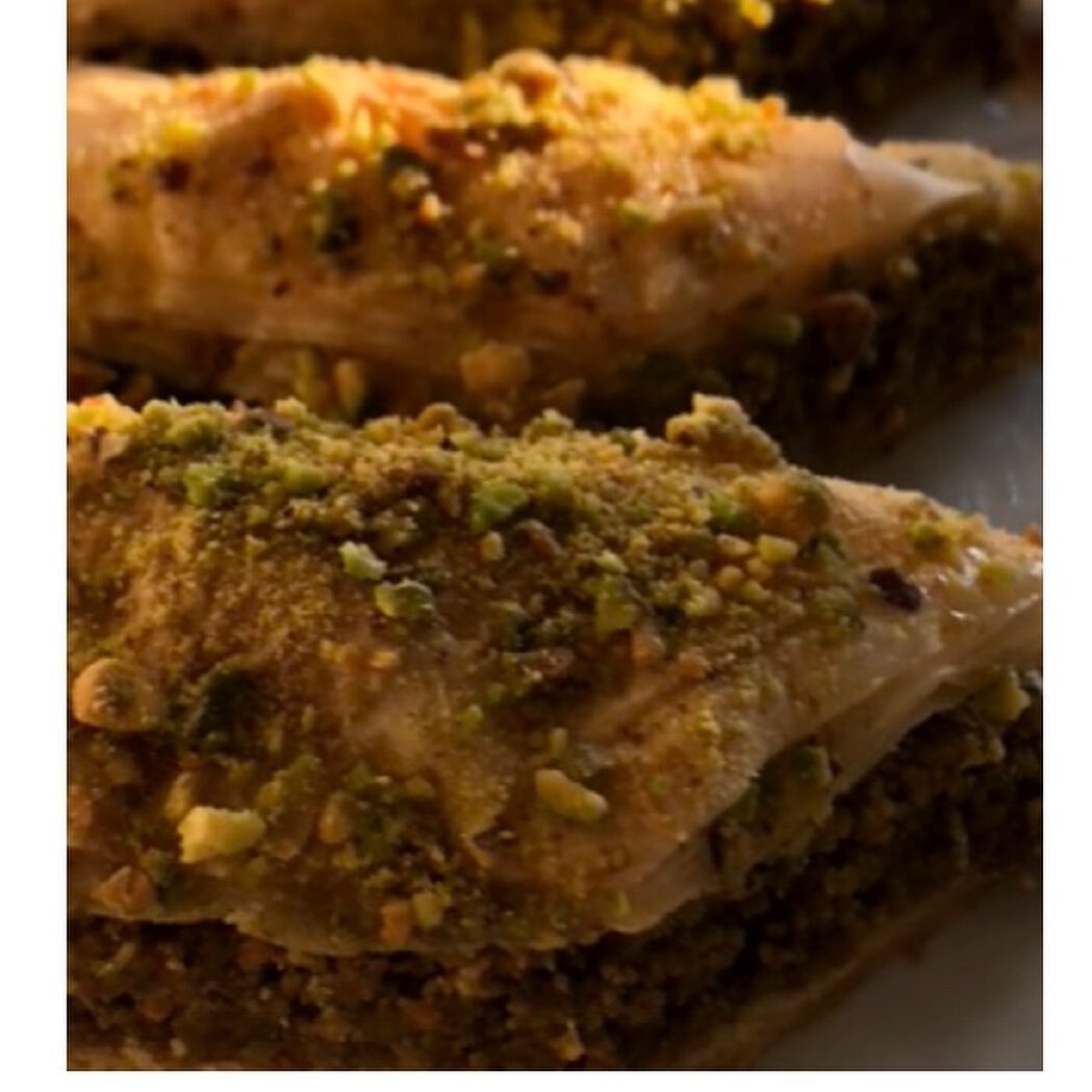 Meet the classics: binti&rsquo;s baklava options include pistachio, bird&rsquo;s nest, walnut, cashew fingers, and hazelnut. Try one or any combination this weekend! Order online for local pickup or delivery 🤤🧿 #mymgm #baklava #bintis #hampsteadliv