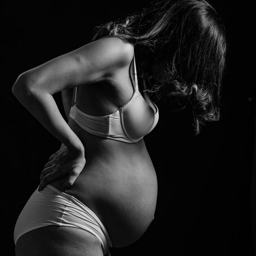 How does your body feel during pregnancy? Many pregnant parents tell us they wish they could get a little mini massage before bed each night. To feel really good and get to sleep 🤰💆&zwj;♀️🛌⁠
Bring your partner to our prenatal couples massage works
