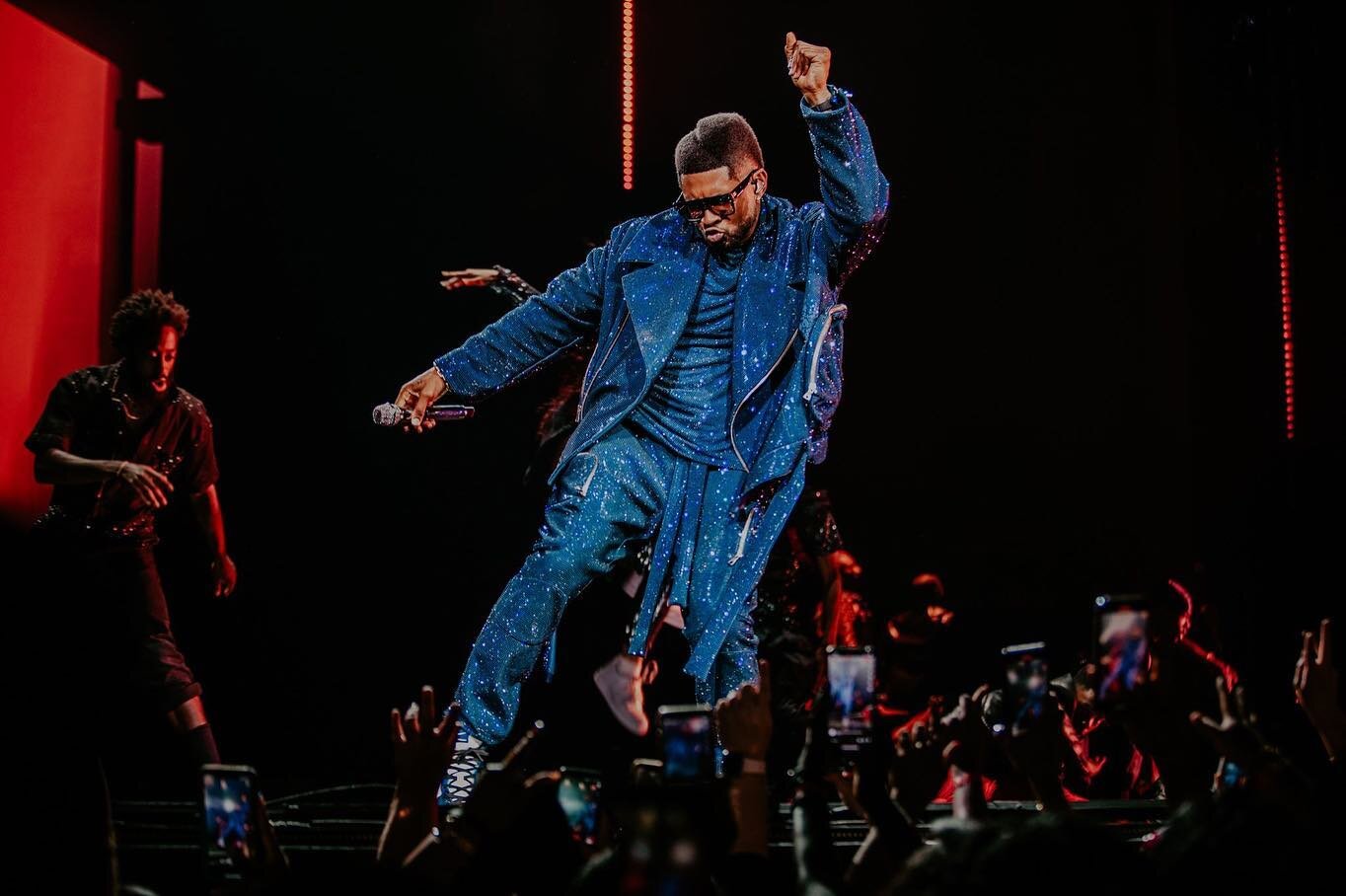Our clients at the ultimate @usher experience! They were able to be apart of Usher&rsquo;s prayer group, meet him, and sit on stage during his performance @dolbytheatre 

That&rsquo;s a wrap for his 2022 Vegas Residency, but email concierge@confirmed