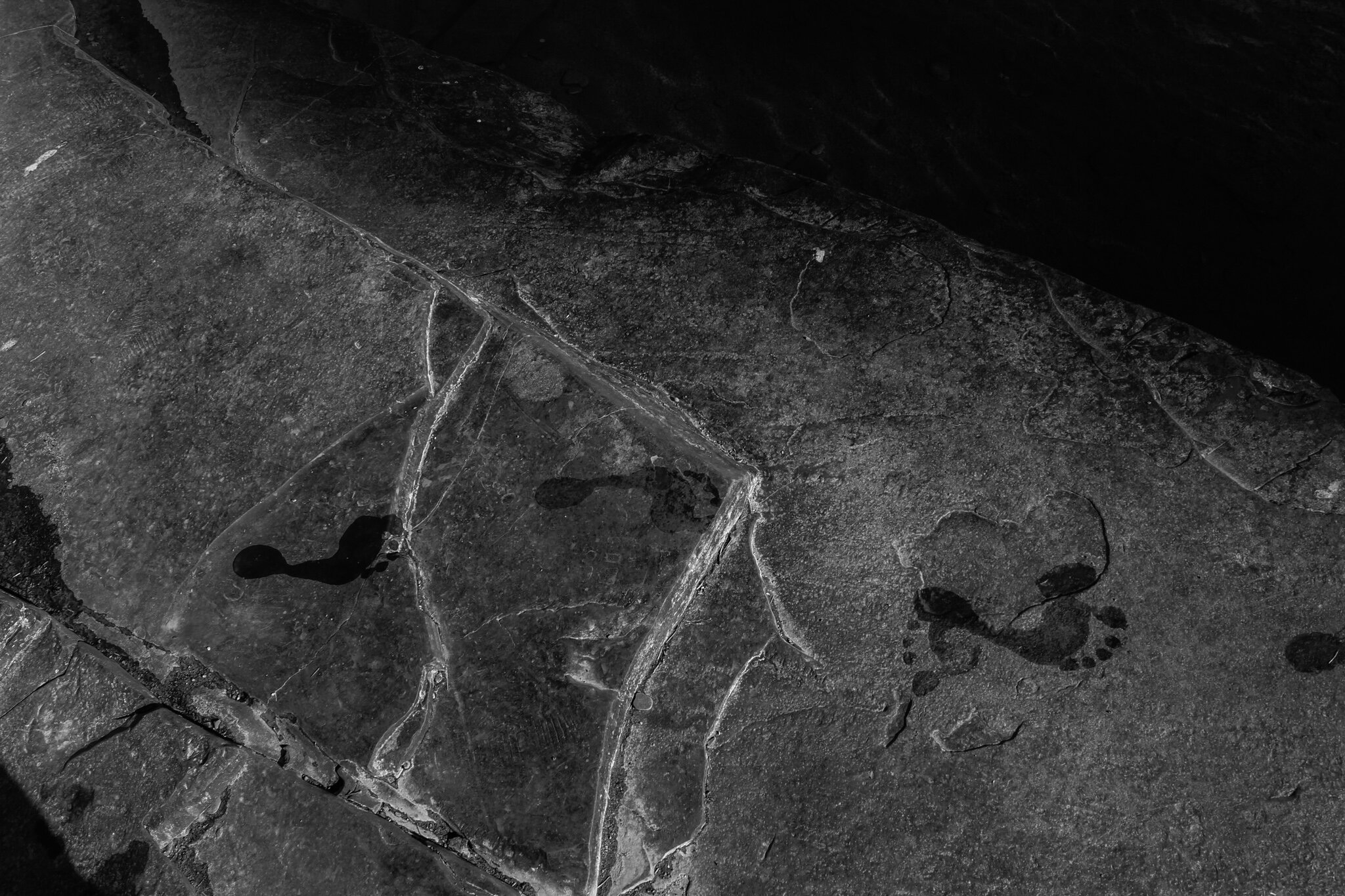 “Series: Land Art” - (Digital Photography)
This series was an experiment in grief. In an attempt to make land art, I found that I discovered joy—one that possessed a deeper sense of grief for the limited time I have in places like this. In this proce