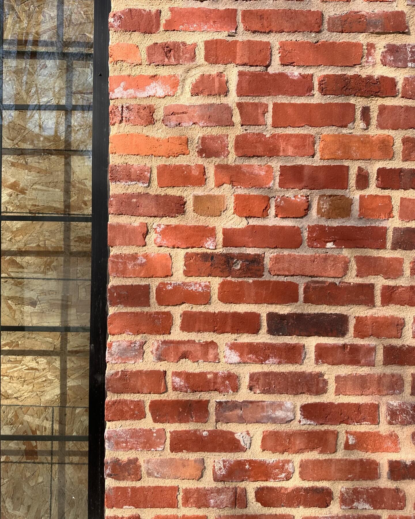🫏🧱 coming soon: a wall to lean on and a window to ponder out of 💭🌙