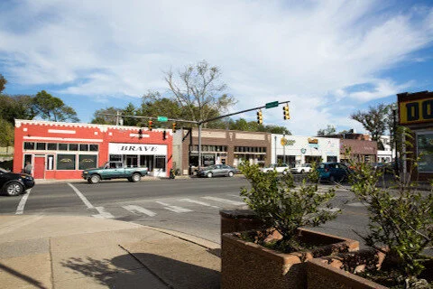 Fun antique shopping, Zanies Comedy Club, and the historic Melrose Billiards Pool Hall. A fun neighborhood away from the hustle and bustle of downtown with a growing number of condos and apartment complexes.
