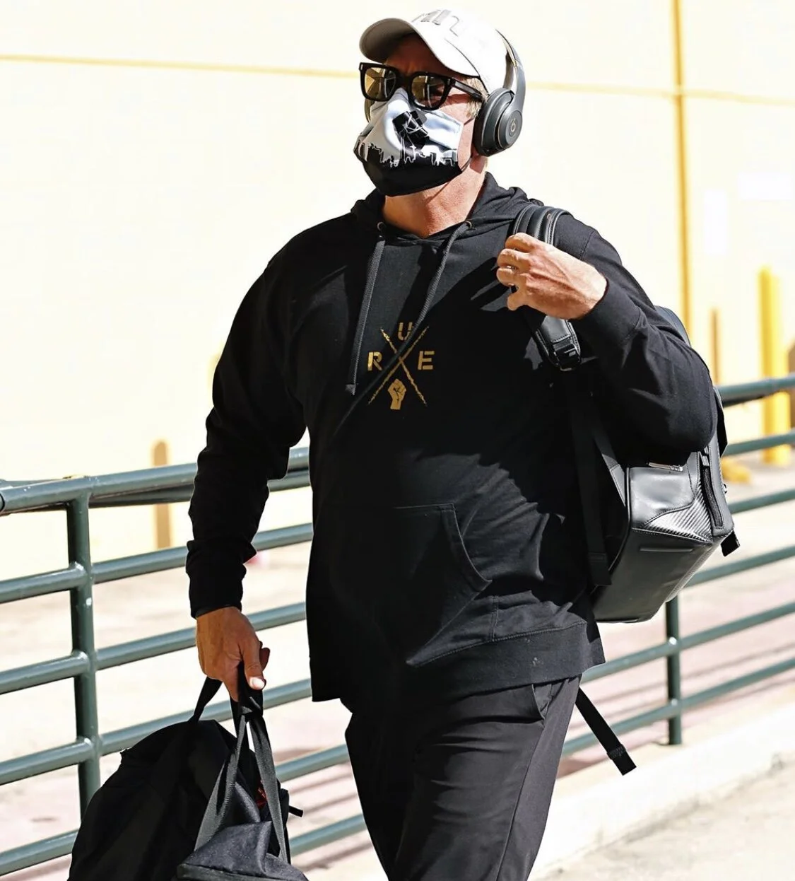 BD00E211-79B2-499C-A292-48DAE00CBF0F