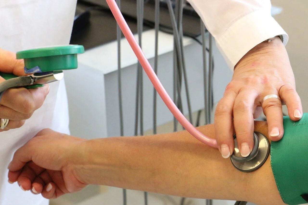 Should I Become an LPN or a CNA?