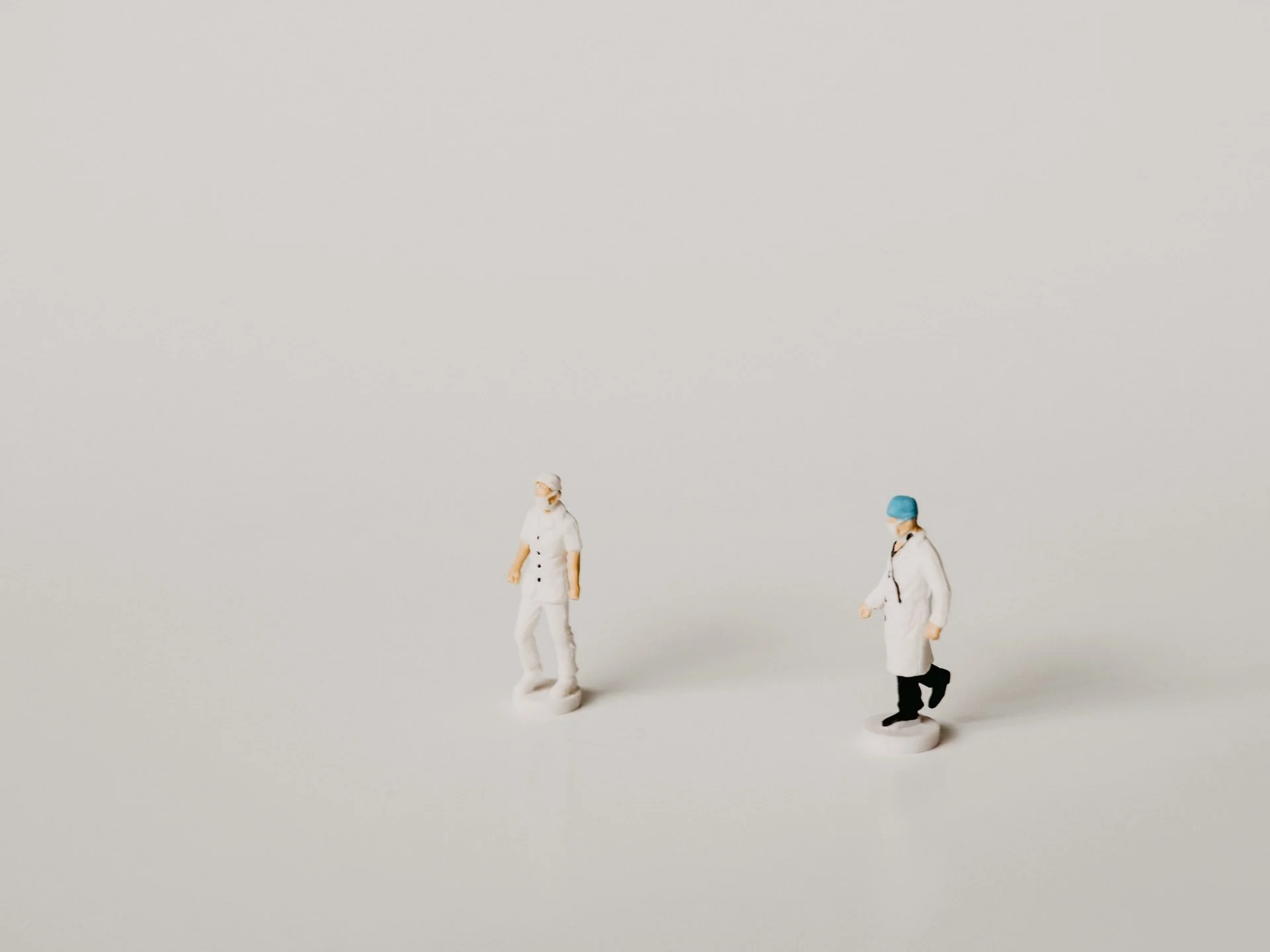 Physical Therapy vs. Nursing: Which Career Should You Pursue?